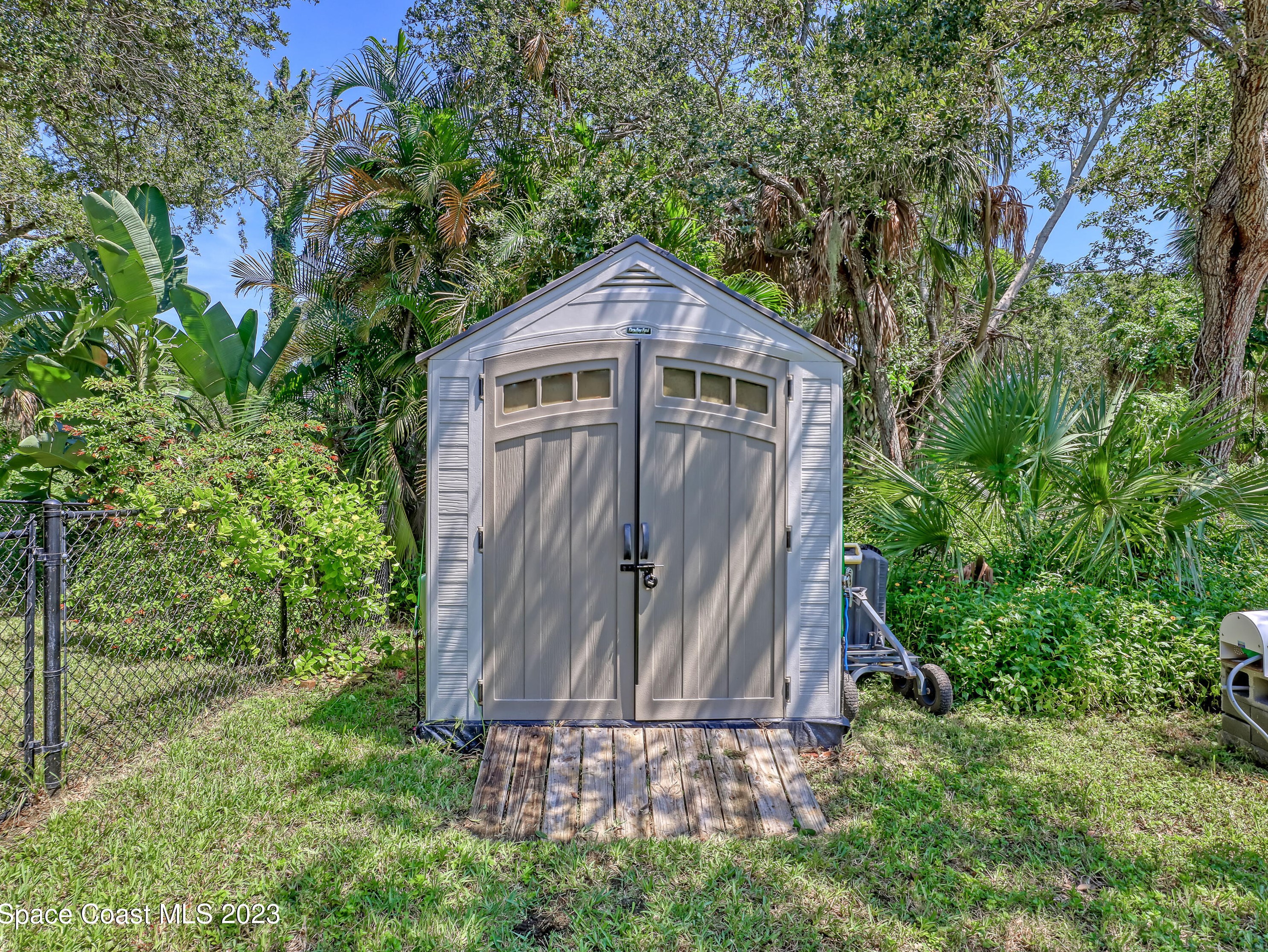 820 Newfound Harbor Dr, Merritt Island FL  32952-2762 exterior
