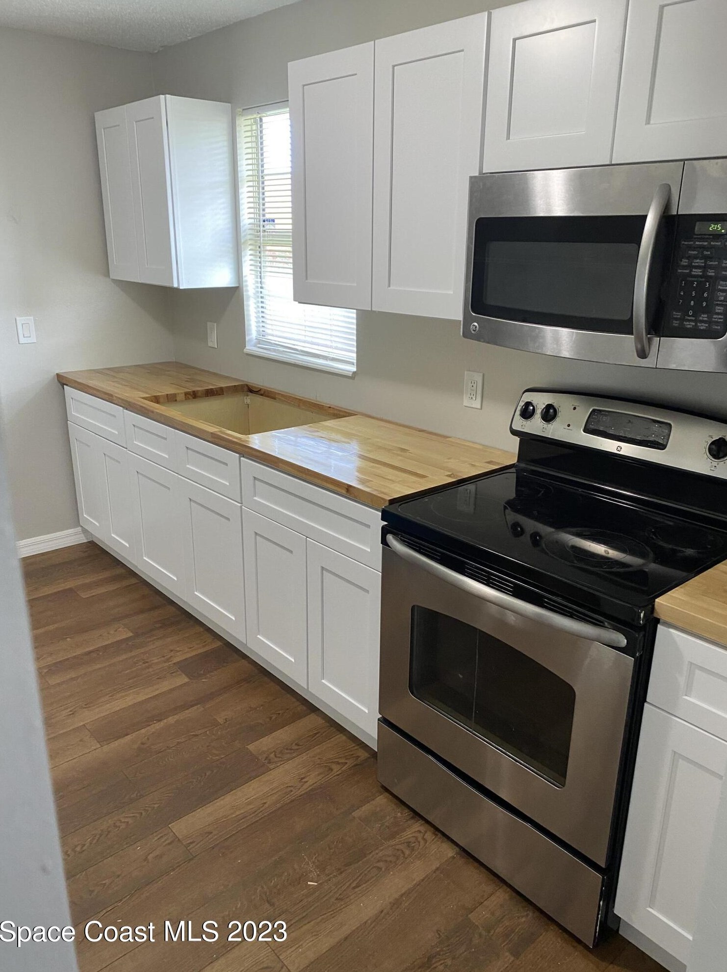 2572 Southover Dr, Melbourne, FL 32905-2724