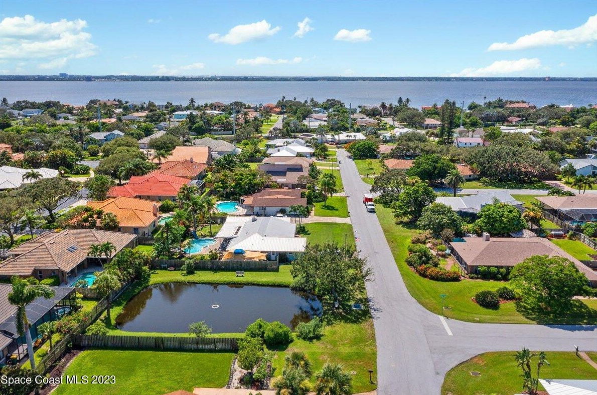 591 Spindle Palm Dr, Melbourne FL  32903-3855 exterior