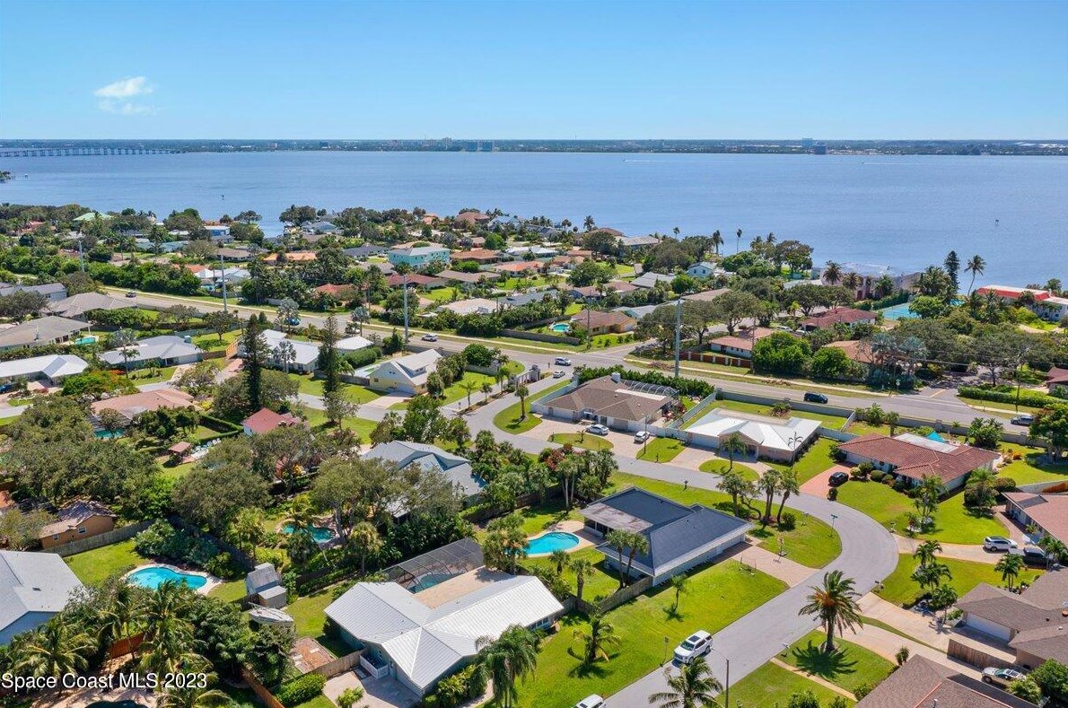 591 Spindle Palm Dr, Melbourne FL  32903-3855 exterior