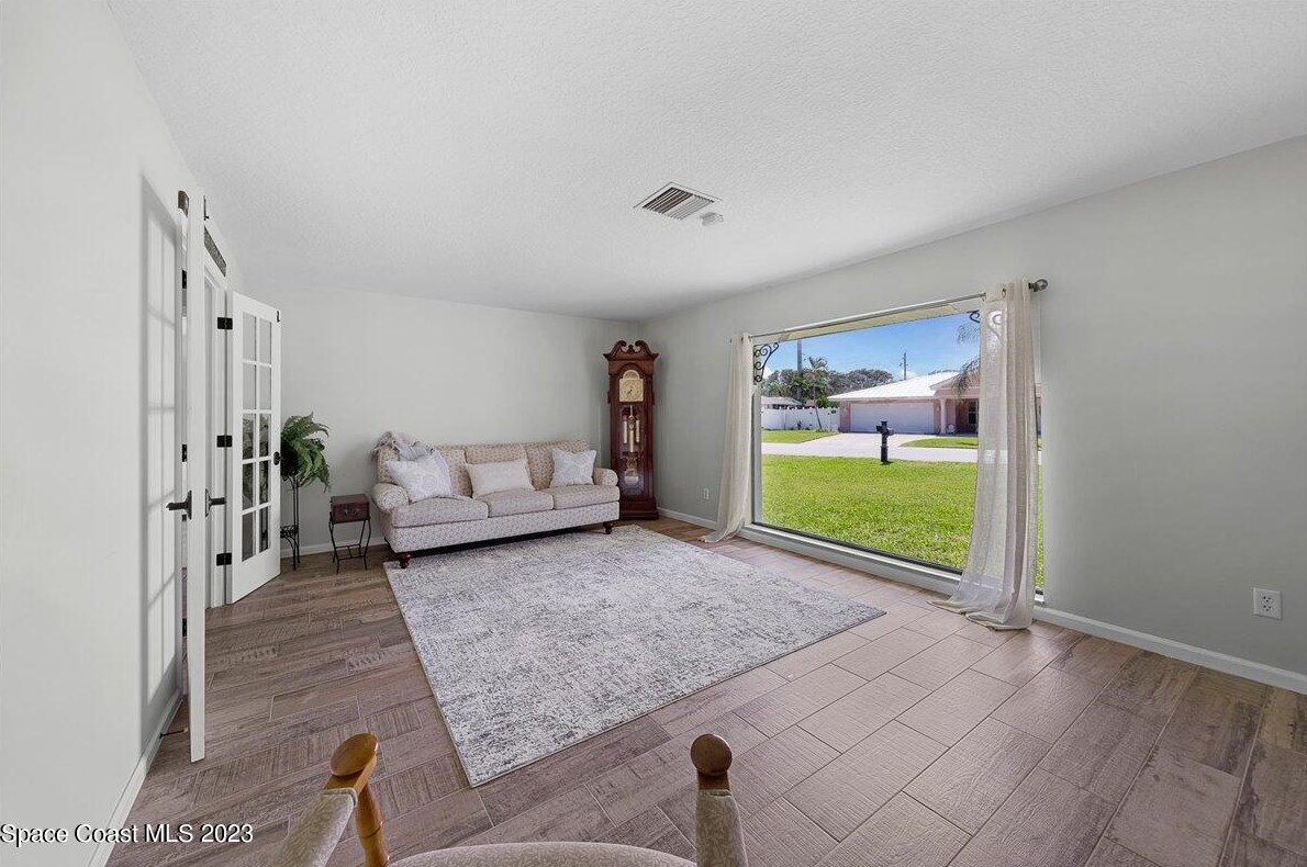 591 Spindle Palm Dr, Melbourne FL  32903-3855 exterior