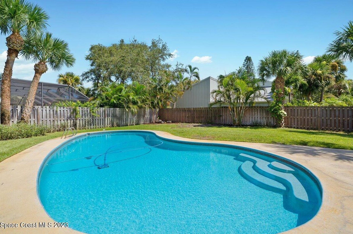 591 Spindle Palm Dr, Melbourne FL  32903-3855 exterior