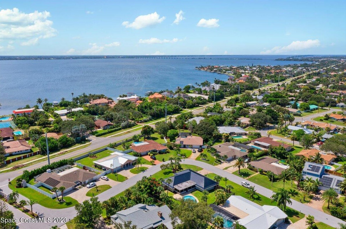 591 Spindle Palm Dr, Melbourne FL  32903-3855 exterior