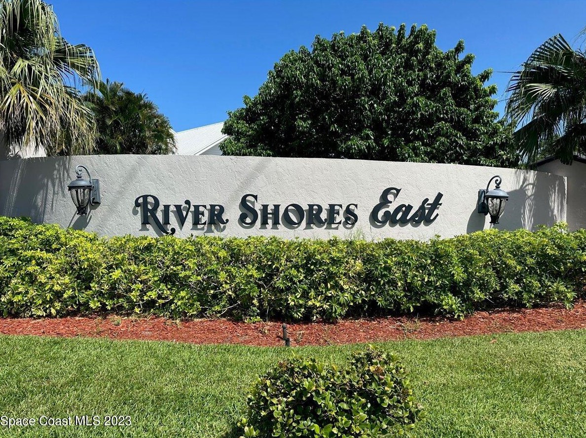 591 Spindle Palm Dr, Melbourne FL  32903-3855 exterior