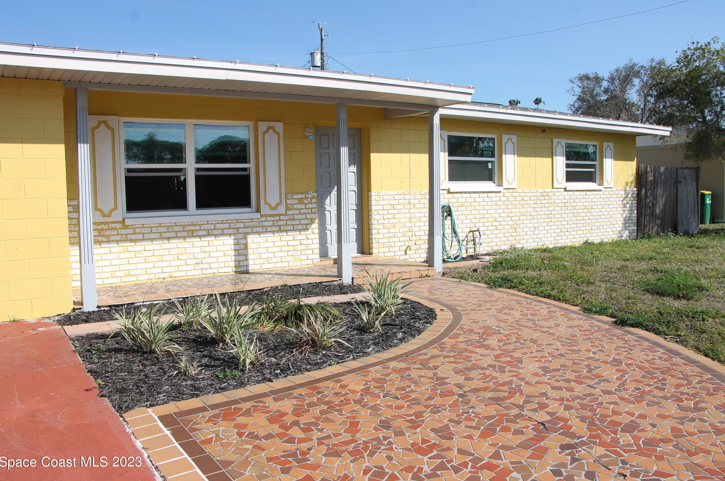 1240 San Juan Dr, Merritt Island, FL 32952