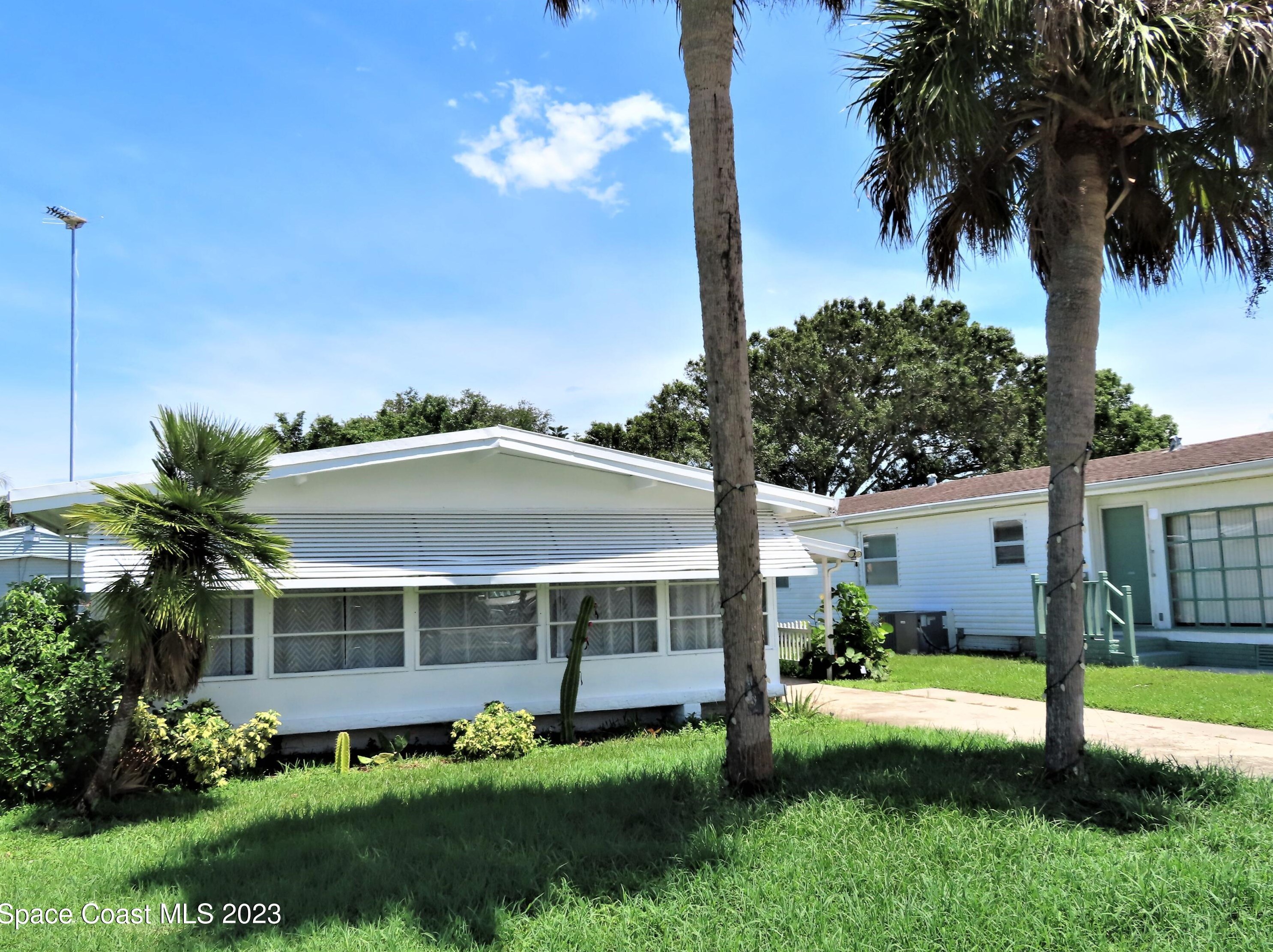 752 Lark Dr, Sebastian, FL 32976