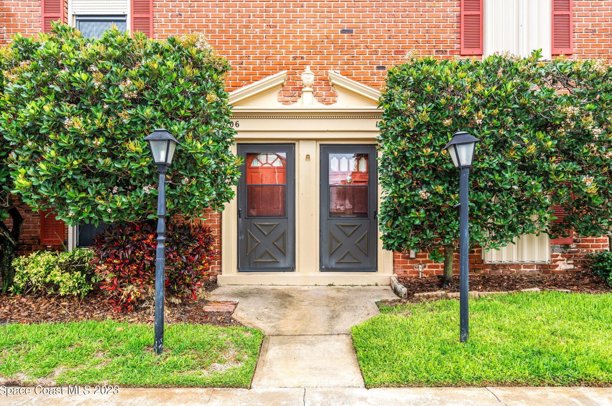 106 Colonial Ct, Melbourne, FL