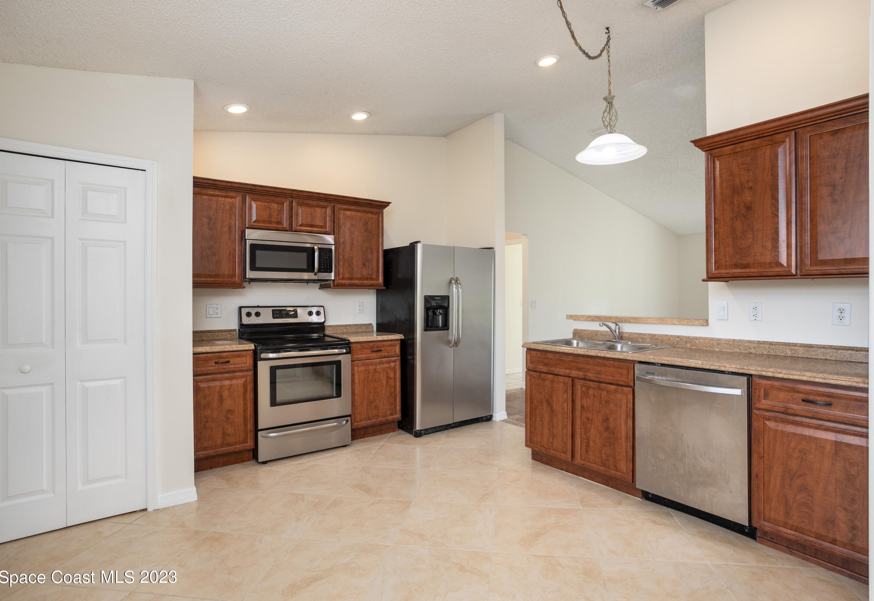 2911 Toulon Rd, Melbourne, FL 32909-7658
