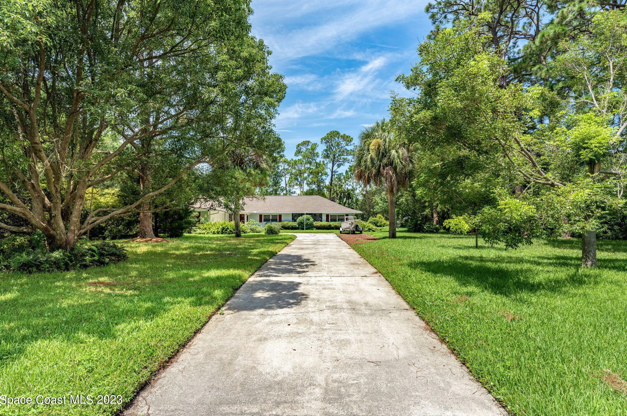 600 Fernwood Dr, Melbourne, FL 32904-1995