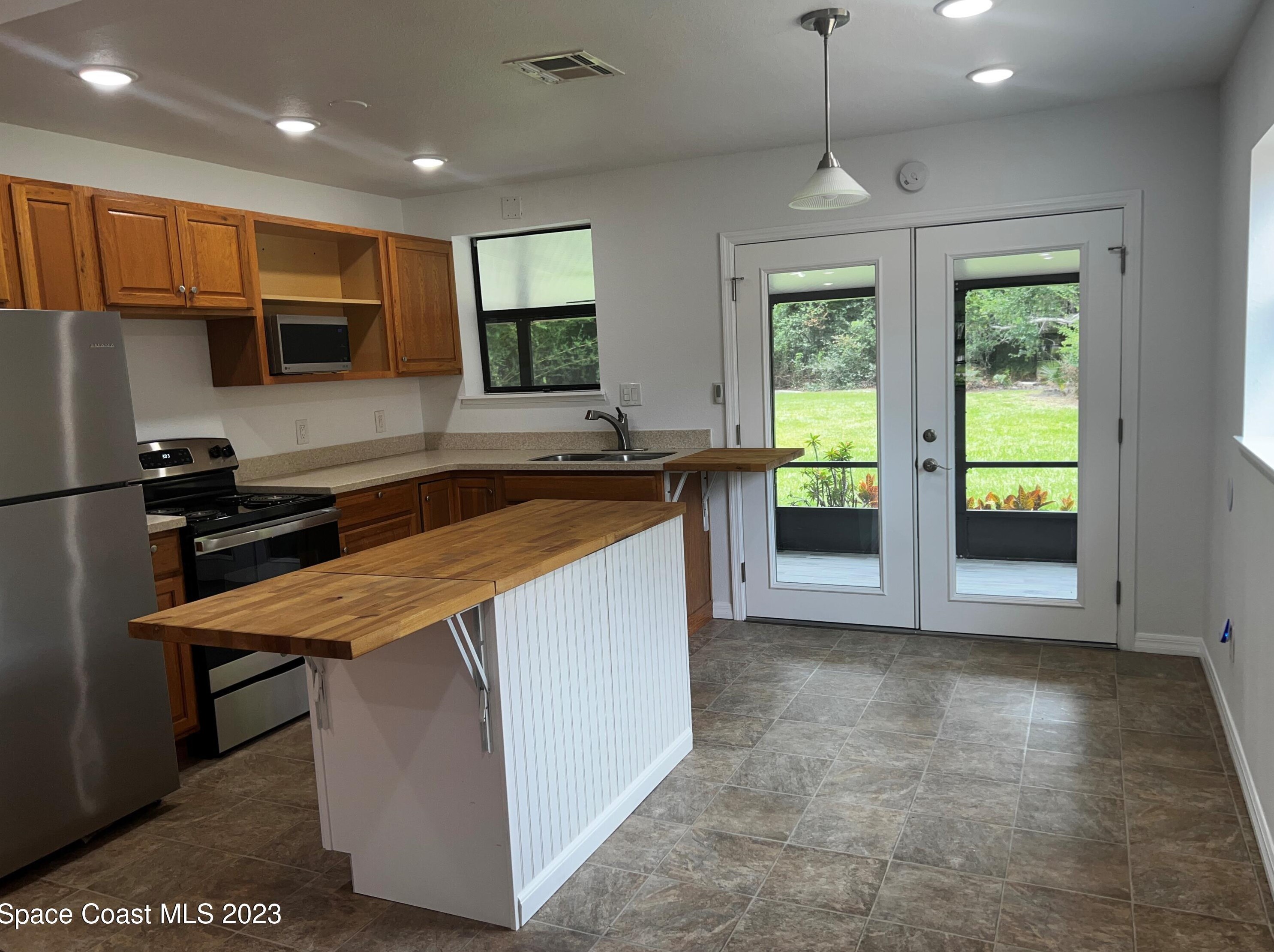 6305 N Tropical Trl, Merritt Island, FL 32953