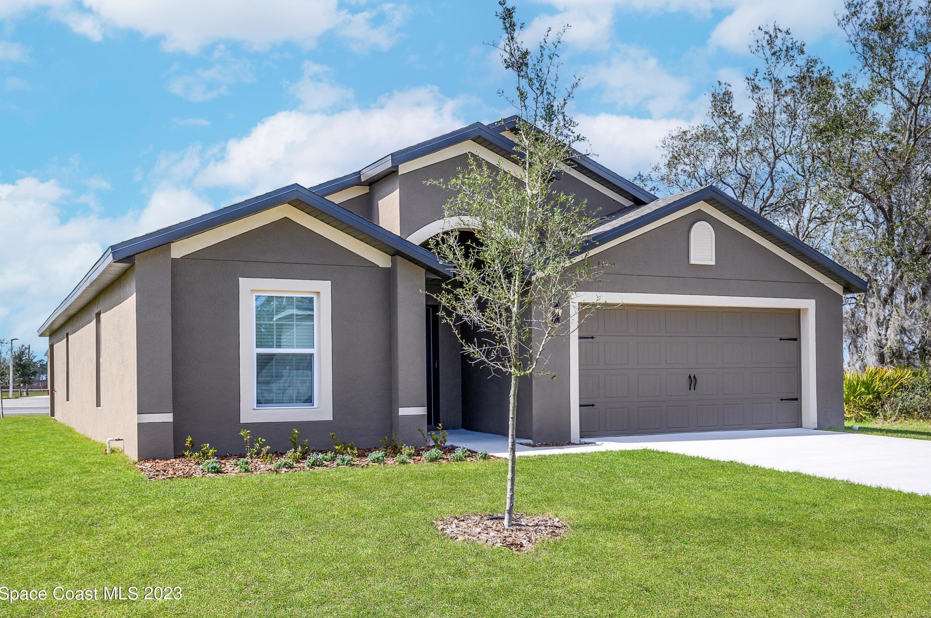 490 Olney St, Melbourne, FL 32908-4713