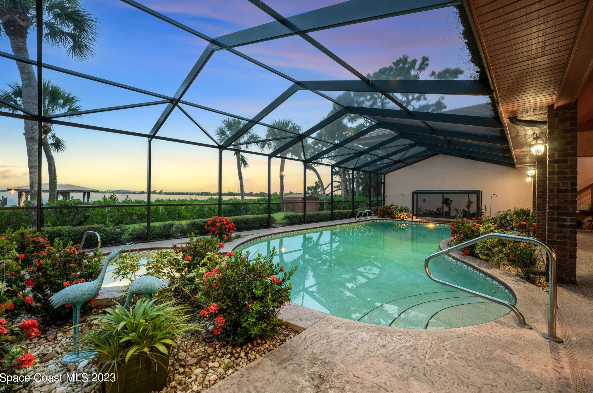 3950 Riverside Dr, Melbourne, FL 32903-4431