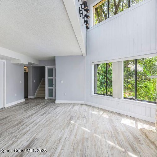 654 Cedar Side Cir, Melbourne, FL 32905-5033