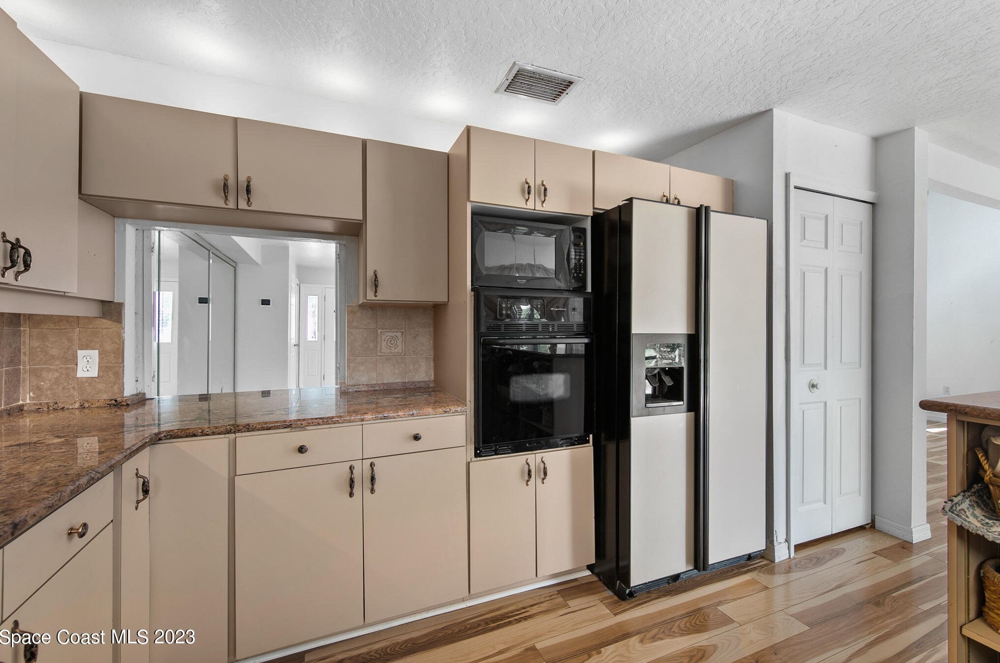 105 Osprey Ct, Melbourne FL  32940-7832 exterior