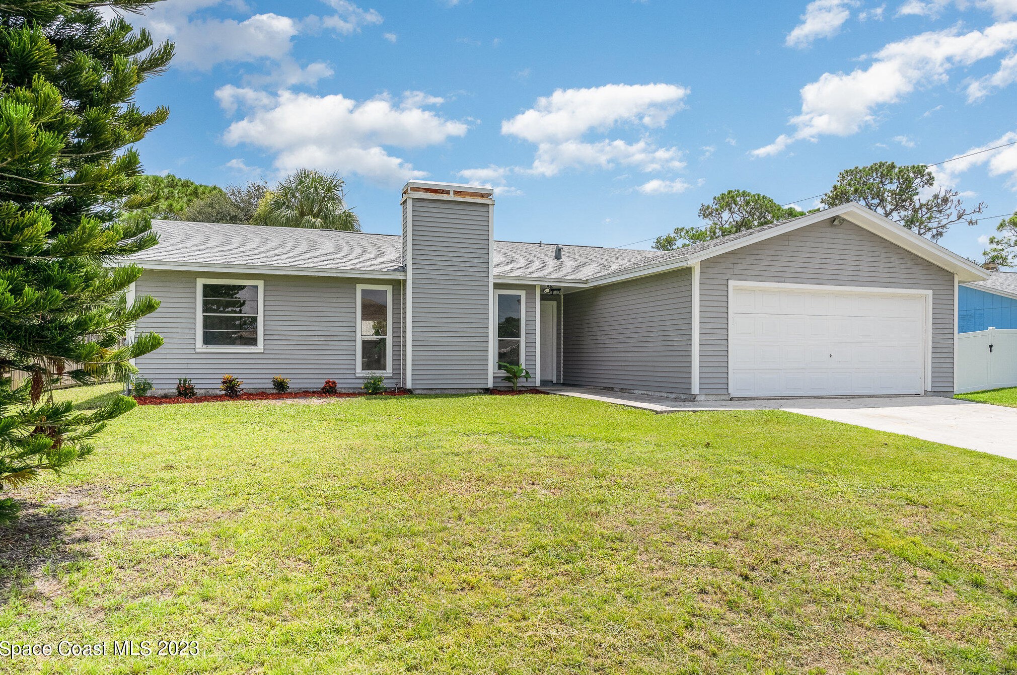 875 Gera Ave, Melbourne, FL 32907-8296