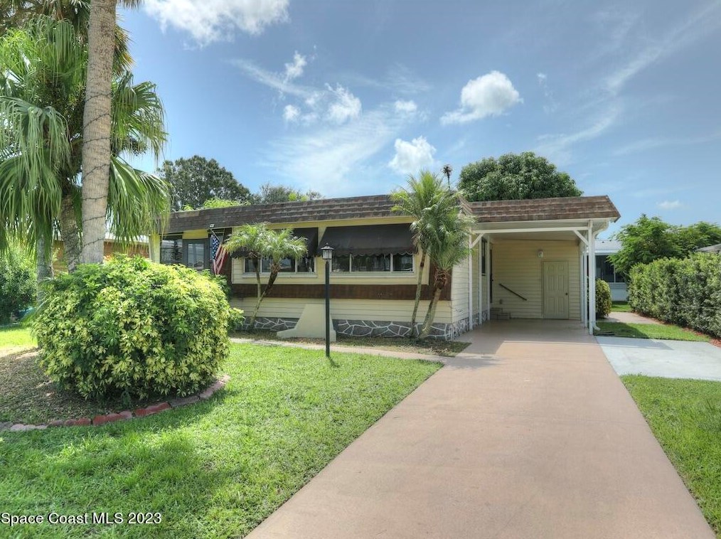 925 Barefoot Blvd, Sebastian, FL 32976