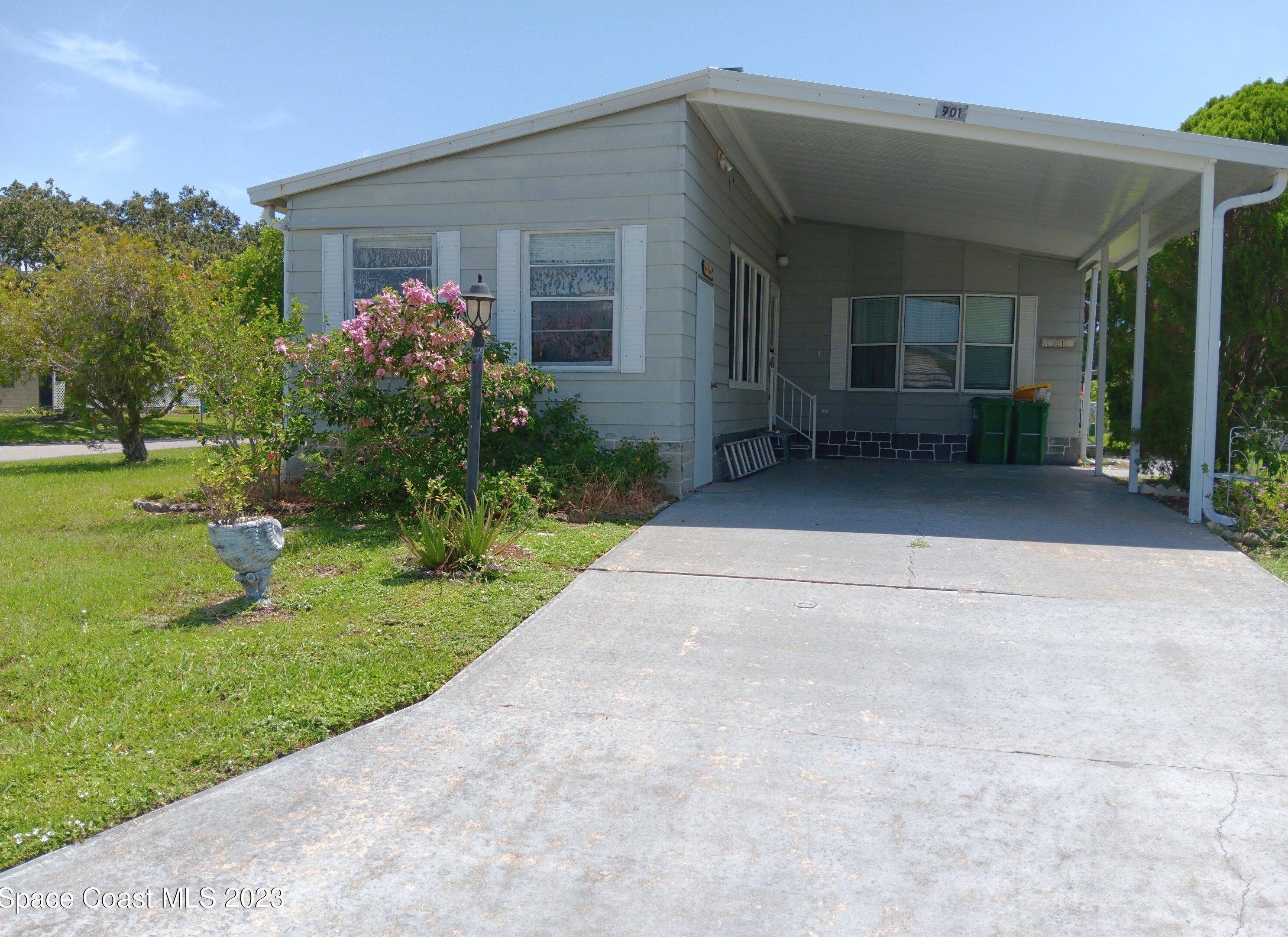901 Bougainvillea Cir, Sebastian, FL 32976