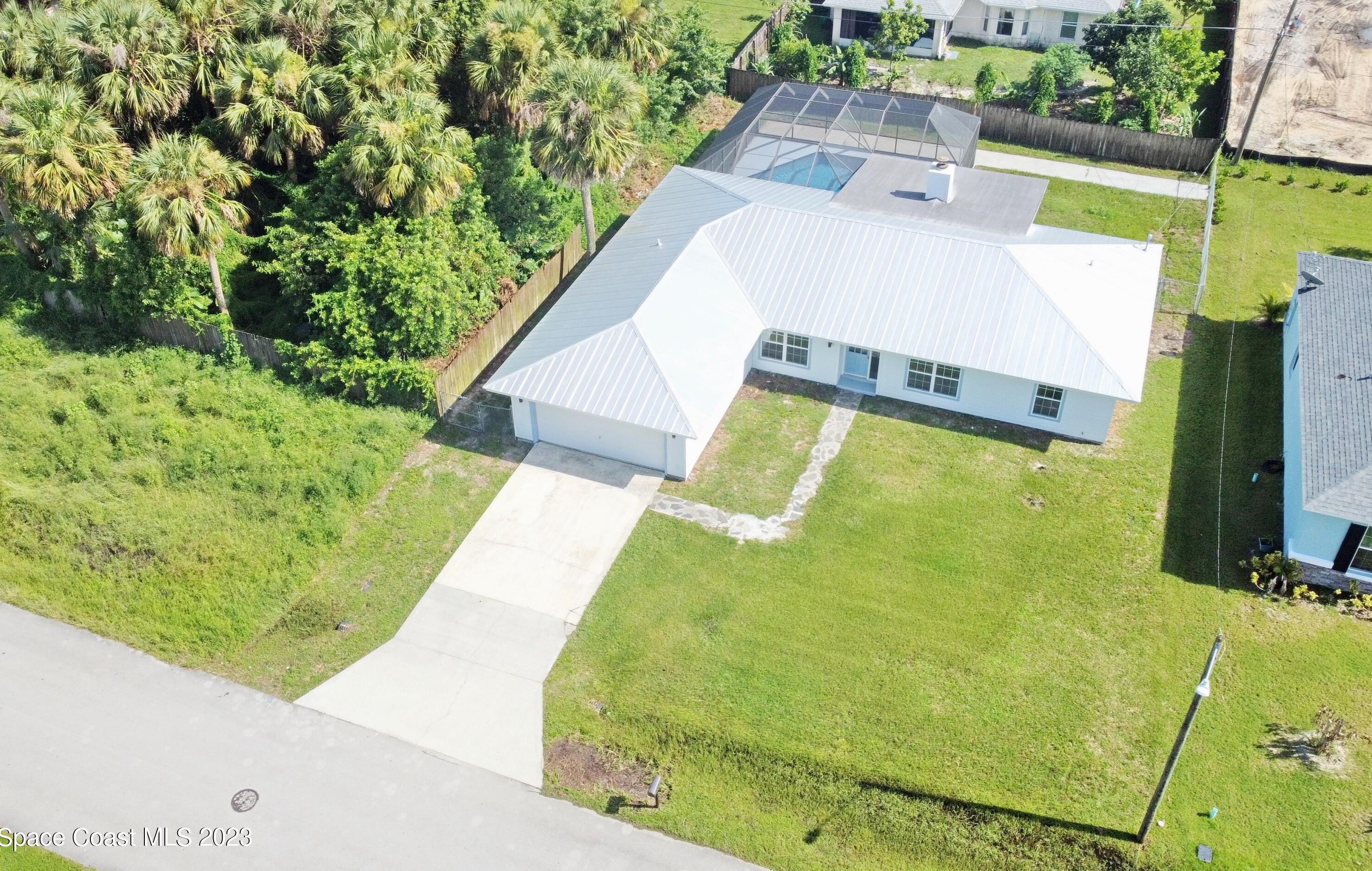 498 Di Lido St, Melbourne, FL 32907-2031
