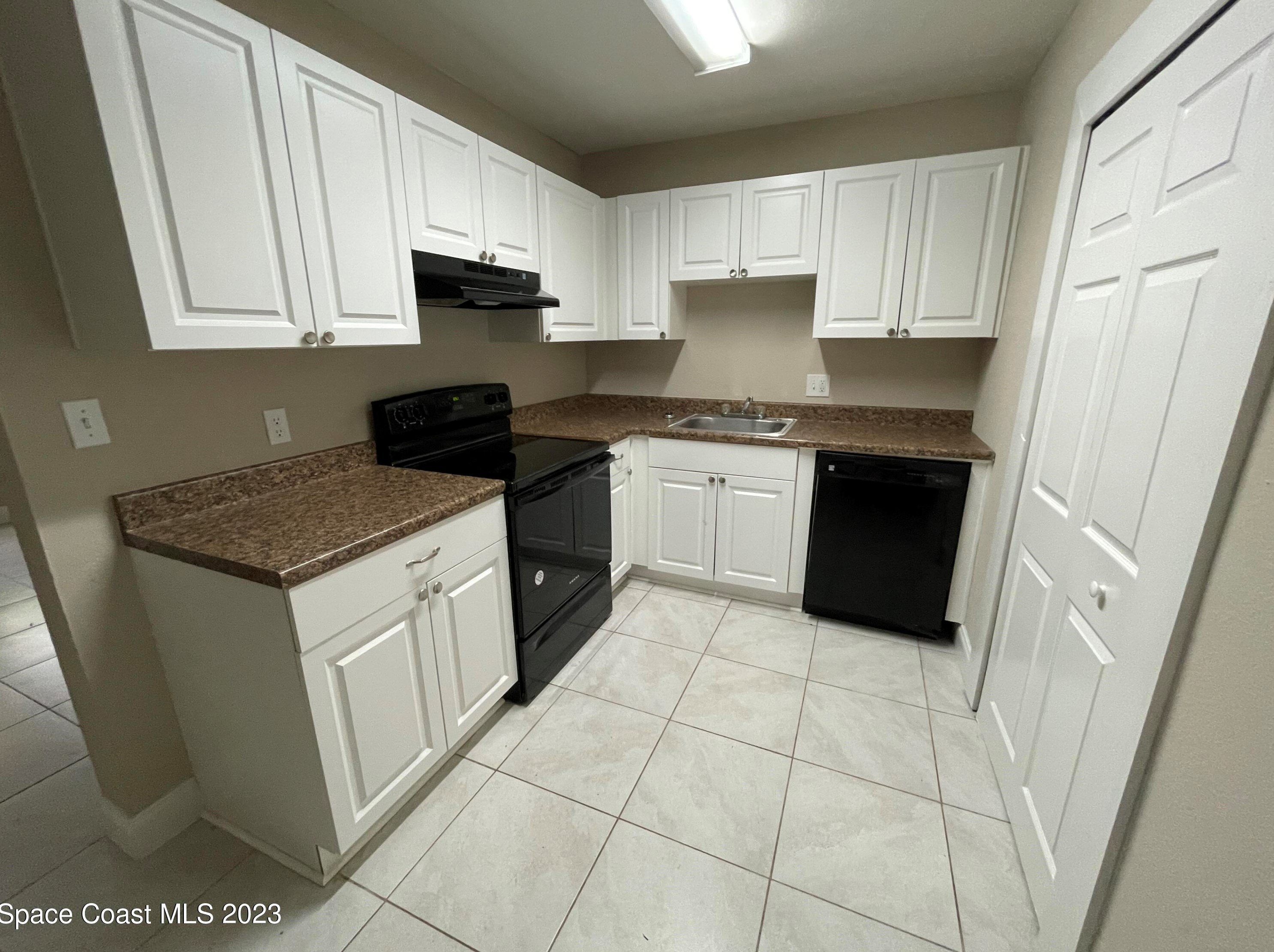 4032 Friar Tuck Ln, Melbourne, FL 32935-3732