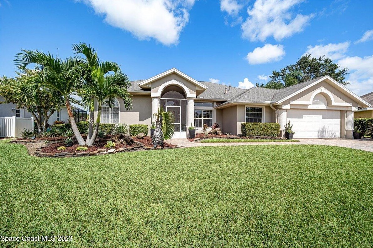990 Victoria Pl, Melbourne, FL 32940-1629