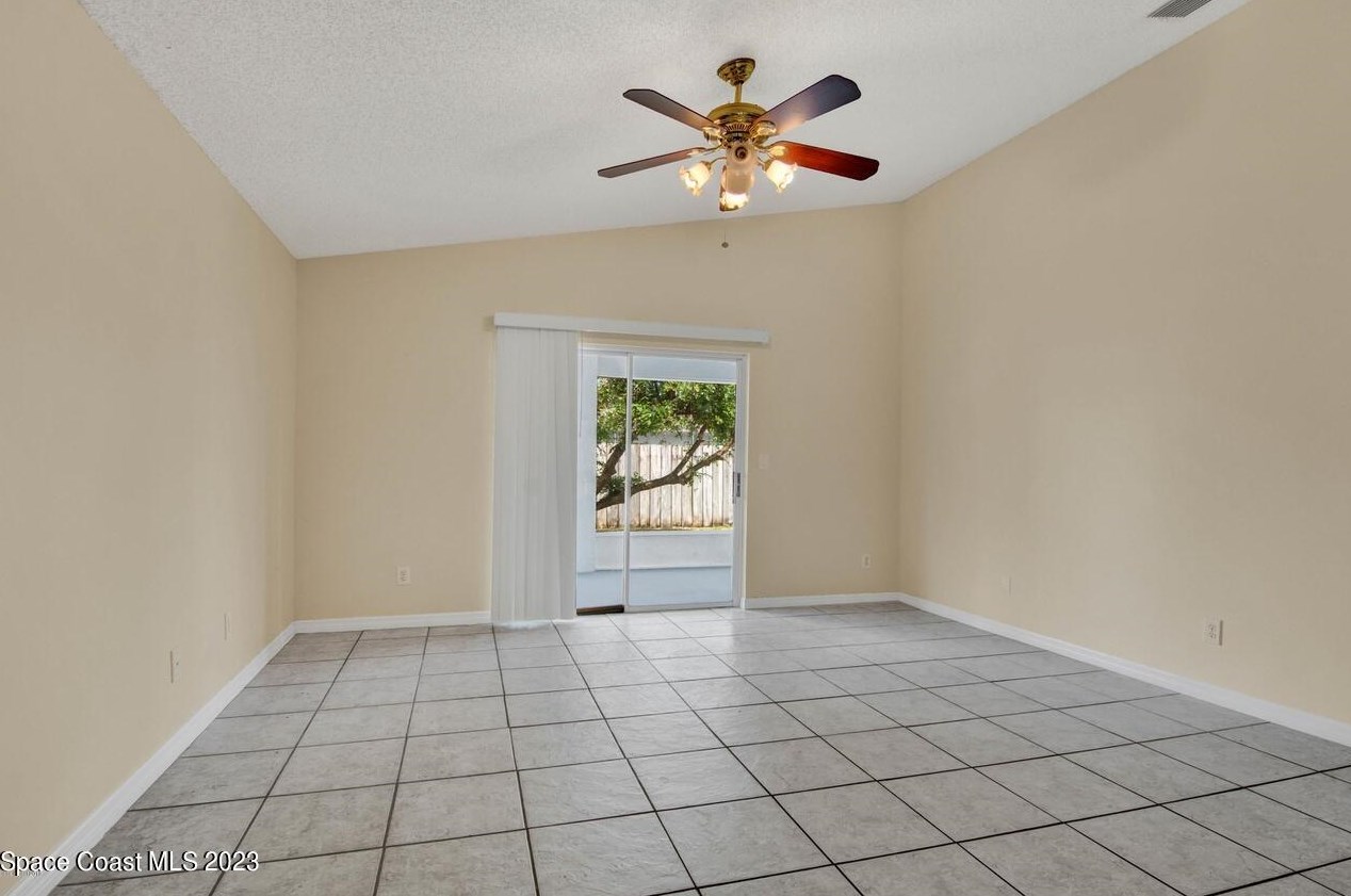800 Wickham Lakes Dr, Melbourne, FL 32940