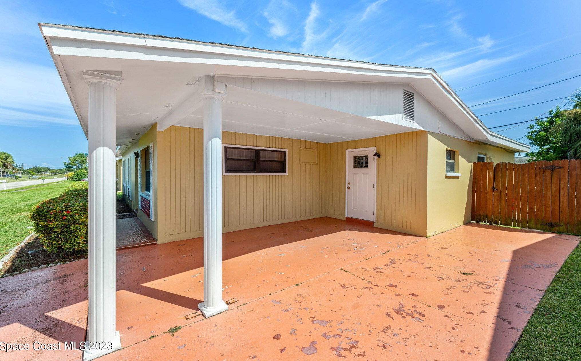 811 Juniper Ln, Melbourne, FL 32901-7924