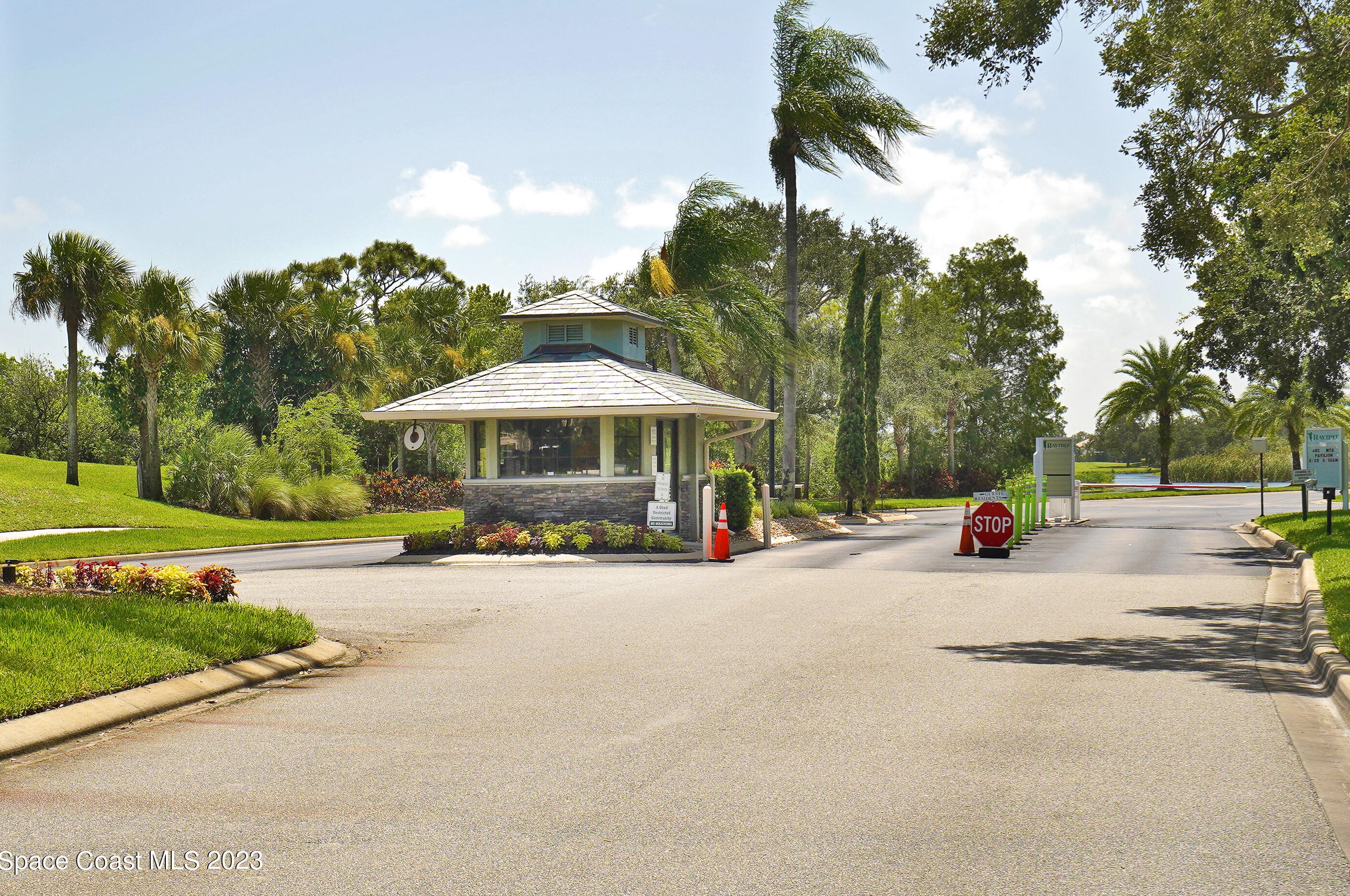 8018 Kingswood Way, Melbourne FL 32940-2144 exterior