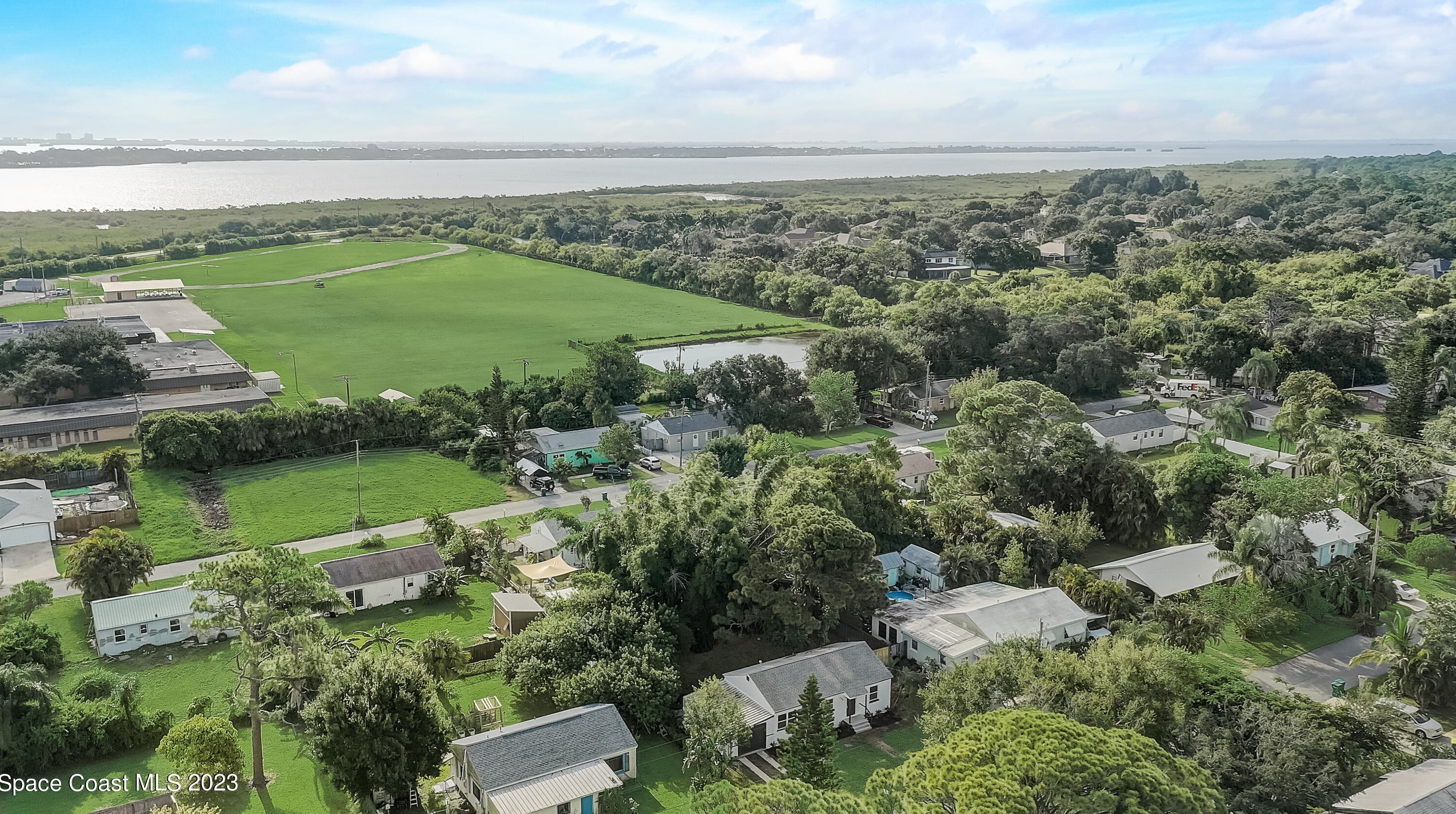 1338 Lenora Dr, Merritt Island FL 32952-5156 exterior