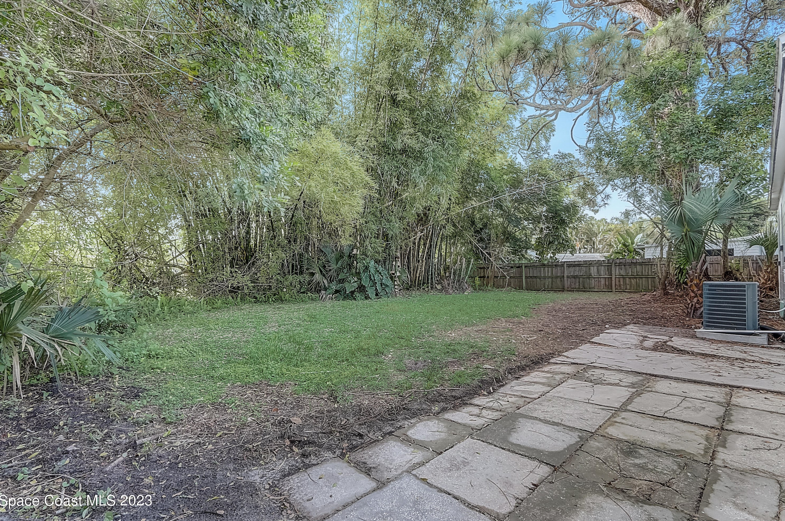 1338 Lenora Dr, Merritt Island FL 32952-5156 exterior