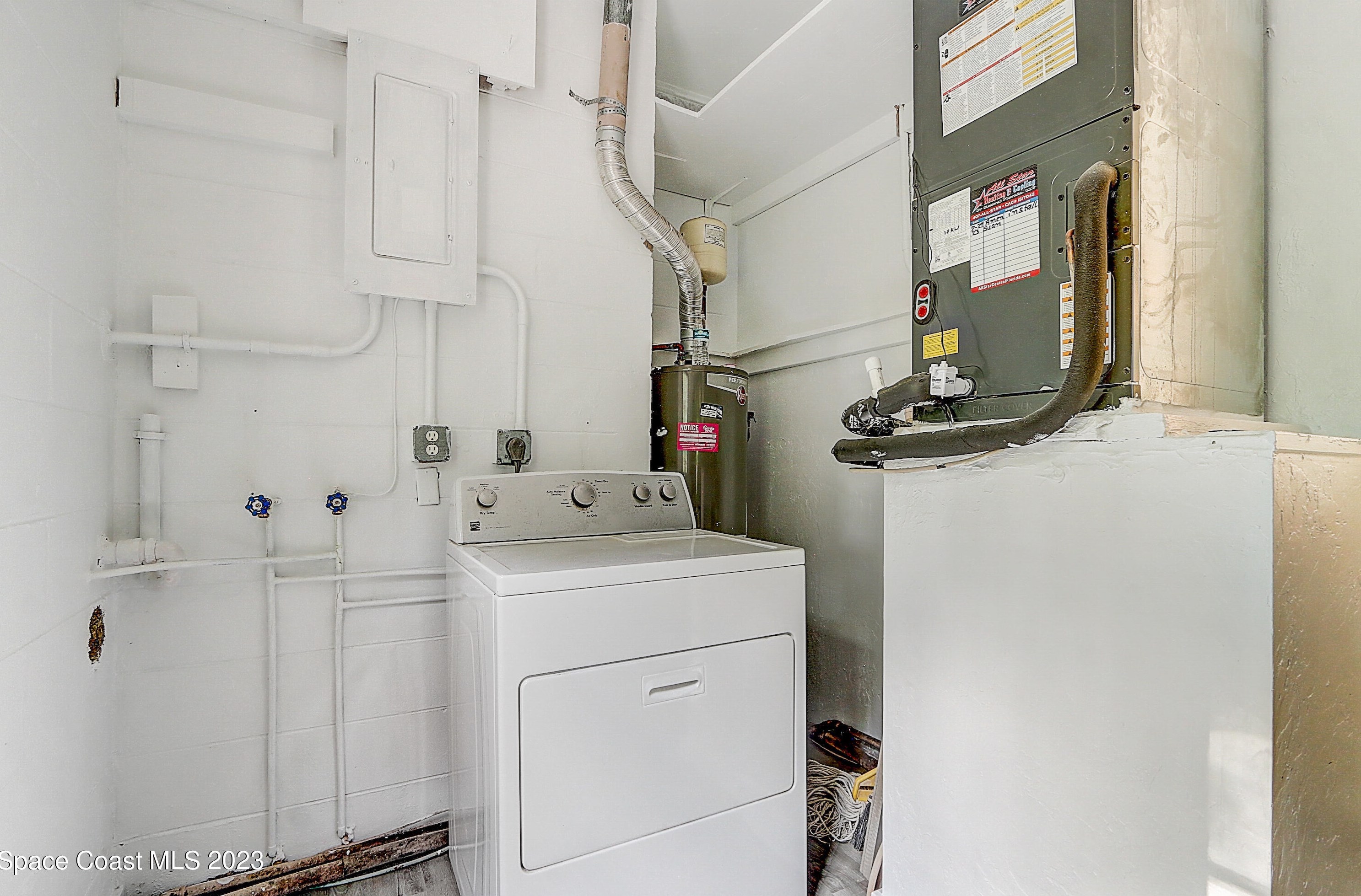 1338 Lenora Dr, Merritt Island FL 32952-5156 exterior