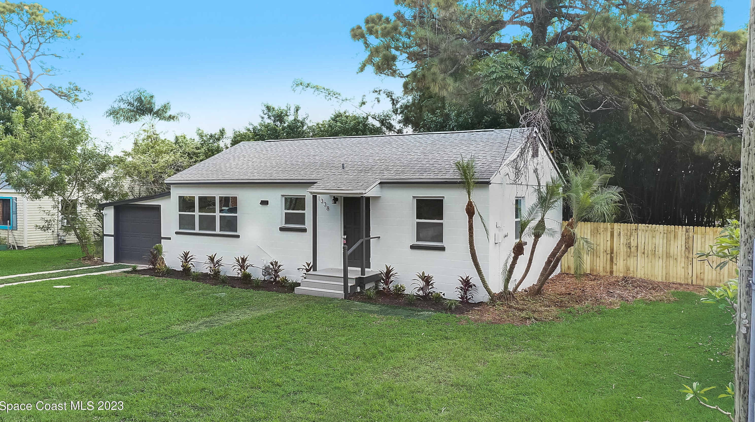 1338 Lenora Dr, Merritt Island FL 32952-5156 exterior