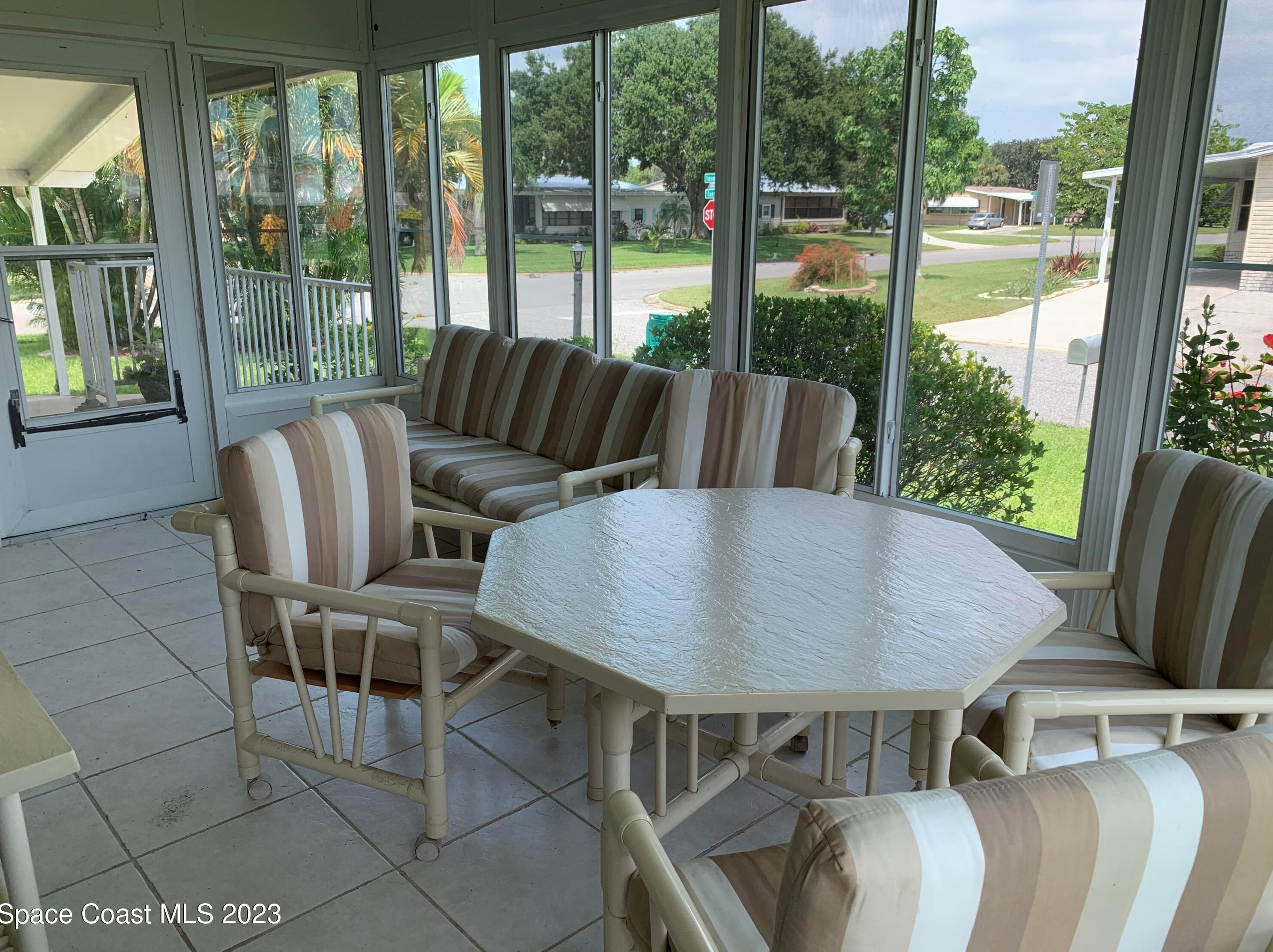499 Tarpon Dr, Sebastian, FL 32976