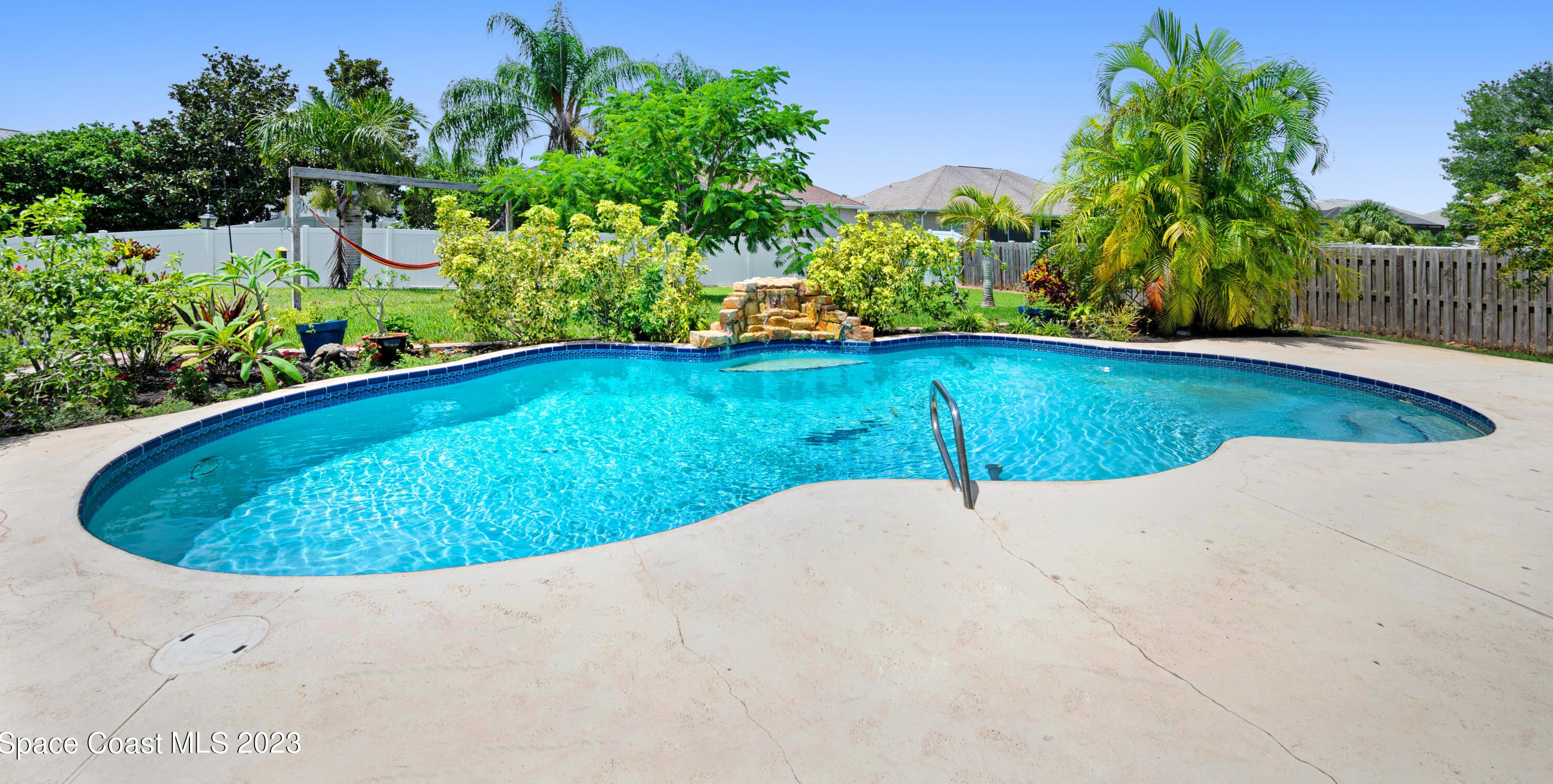 1360 Coventry Cir, Melbourne, FL 32904-8708