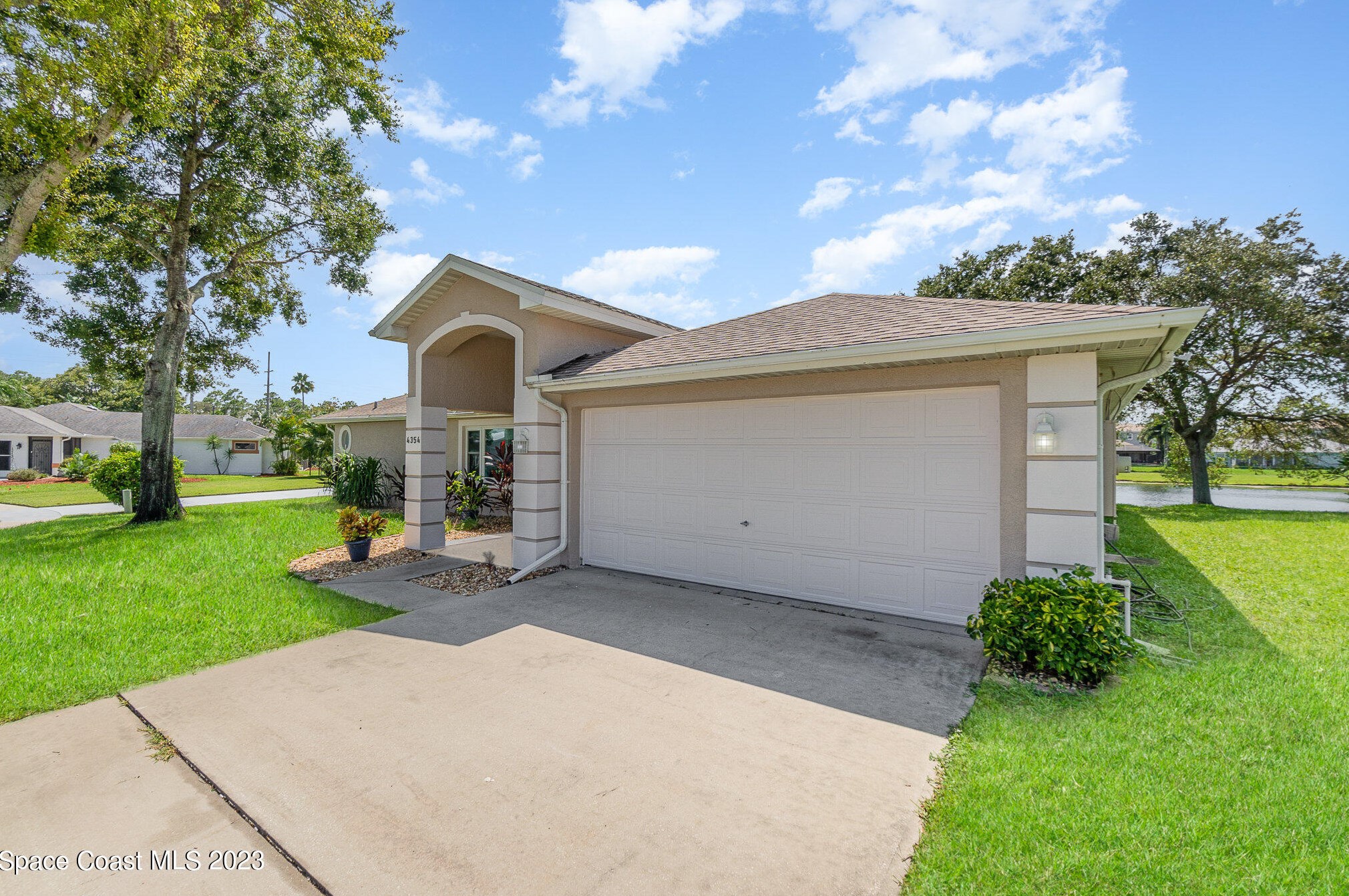 4354 Lakes Cir, Melbourne, FL 32901-8654