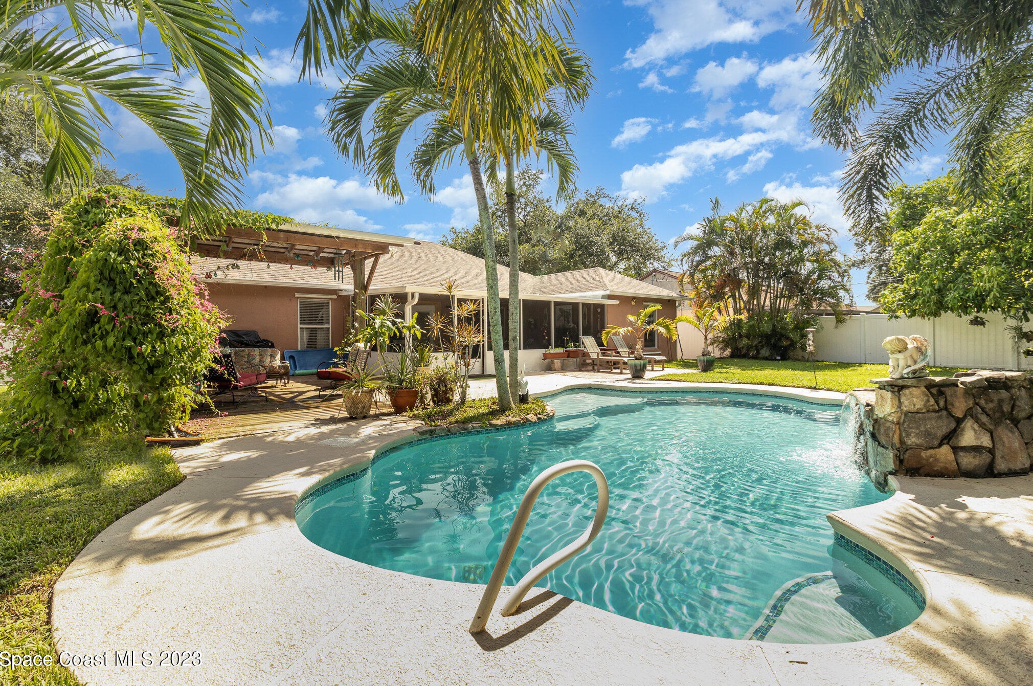 815 Universe St, Melbourne, FL 32907-8207