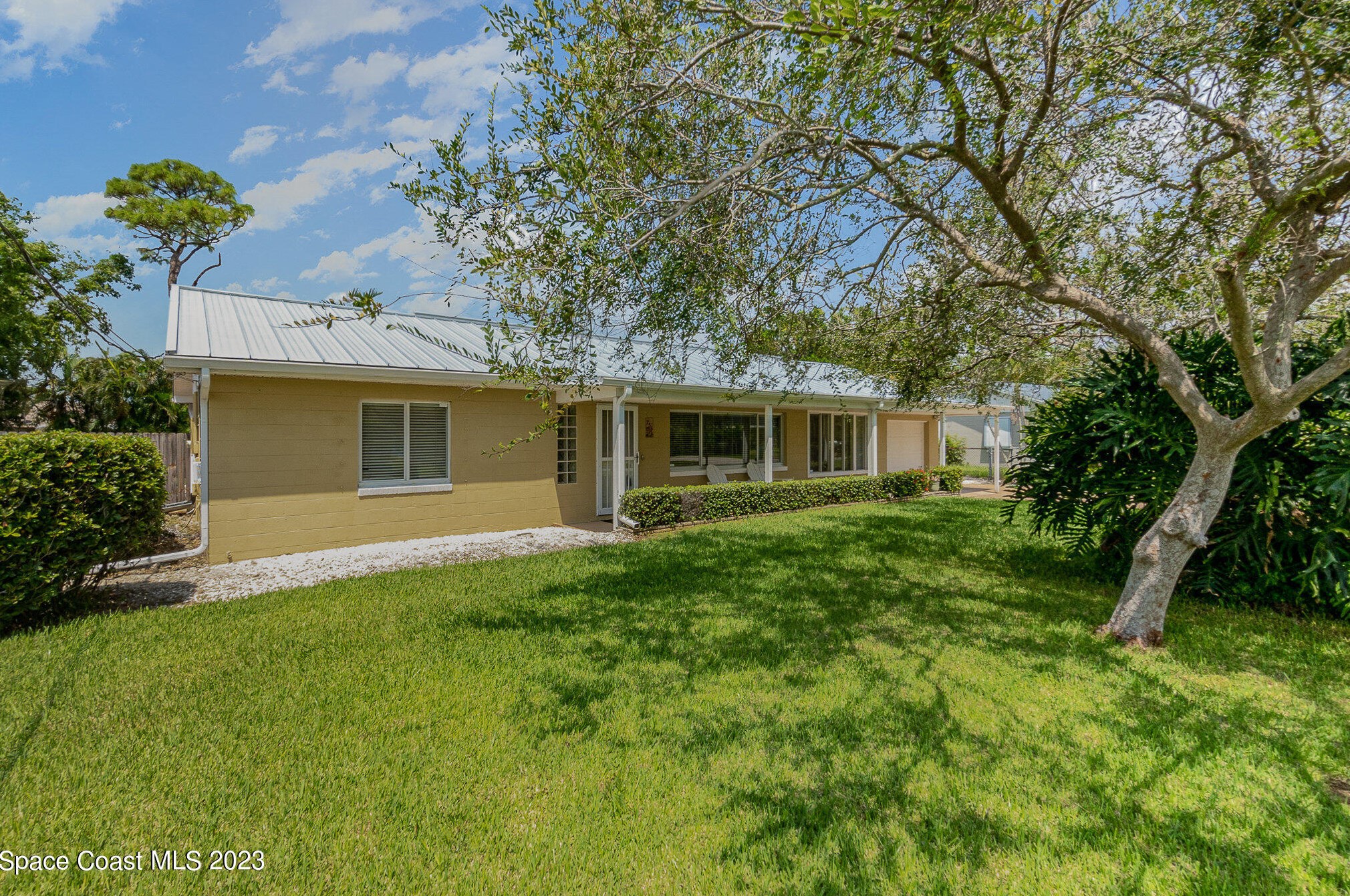 736 Ballard Dr, Melbourne, FL 32935-6904