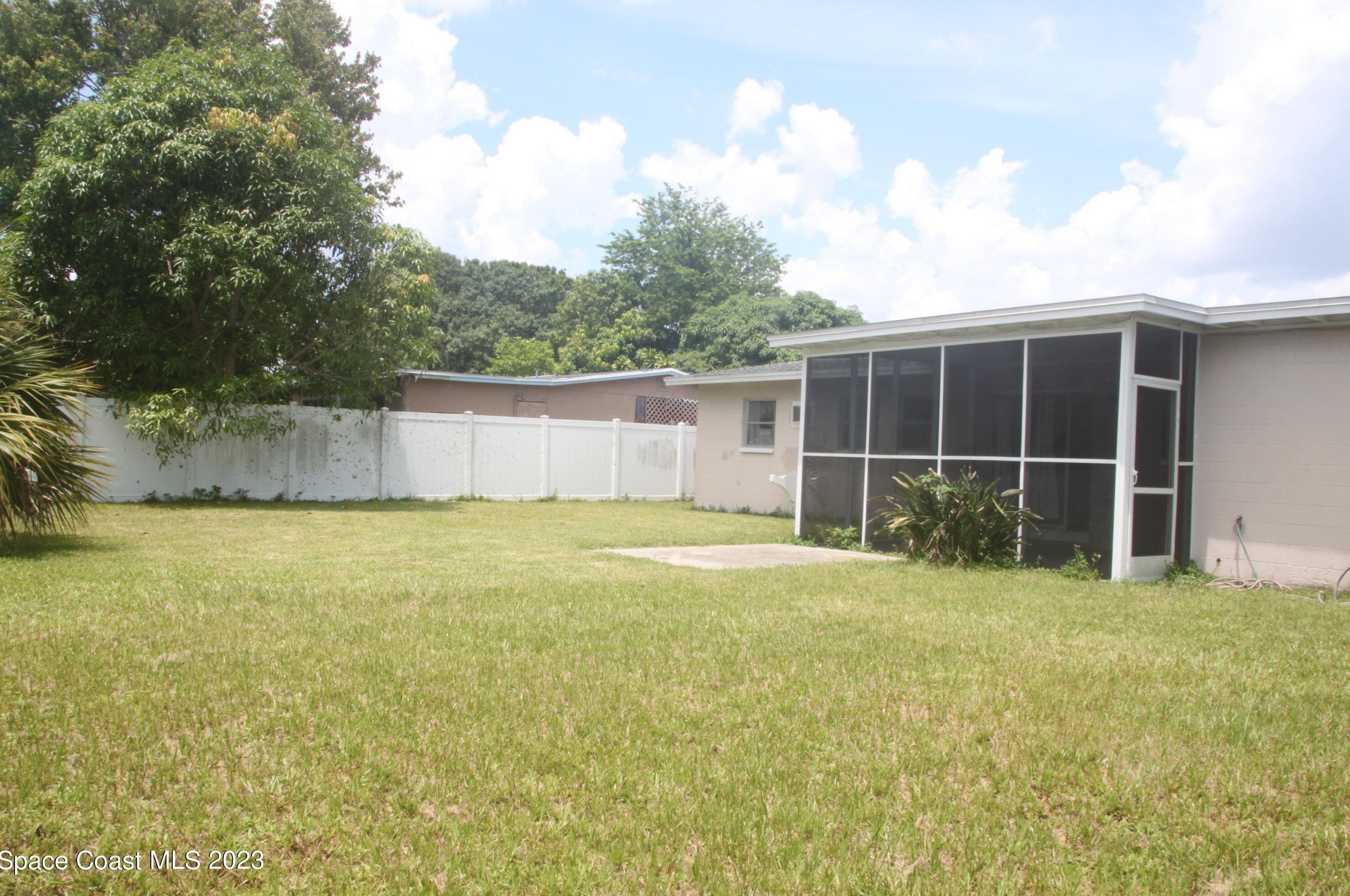 1359 Ashwood Dr, Melbourne, FL 32935
