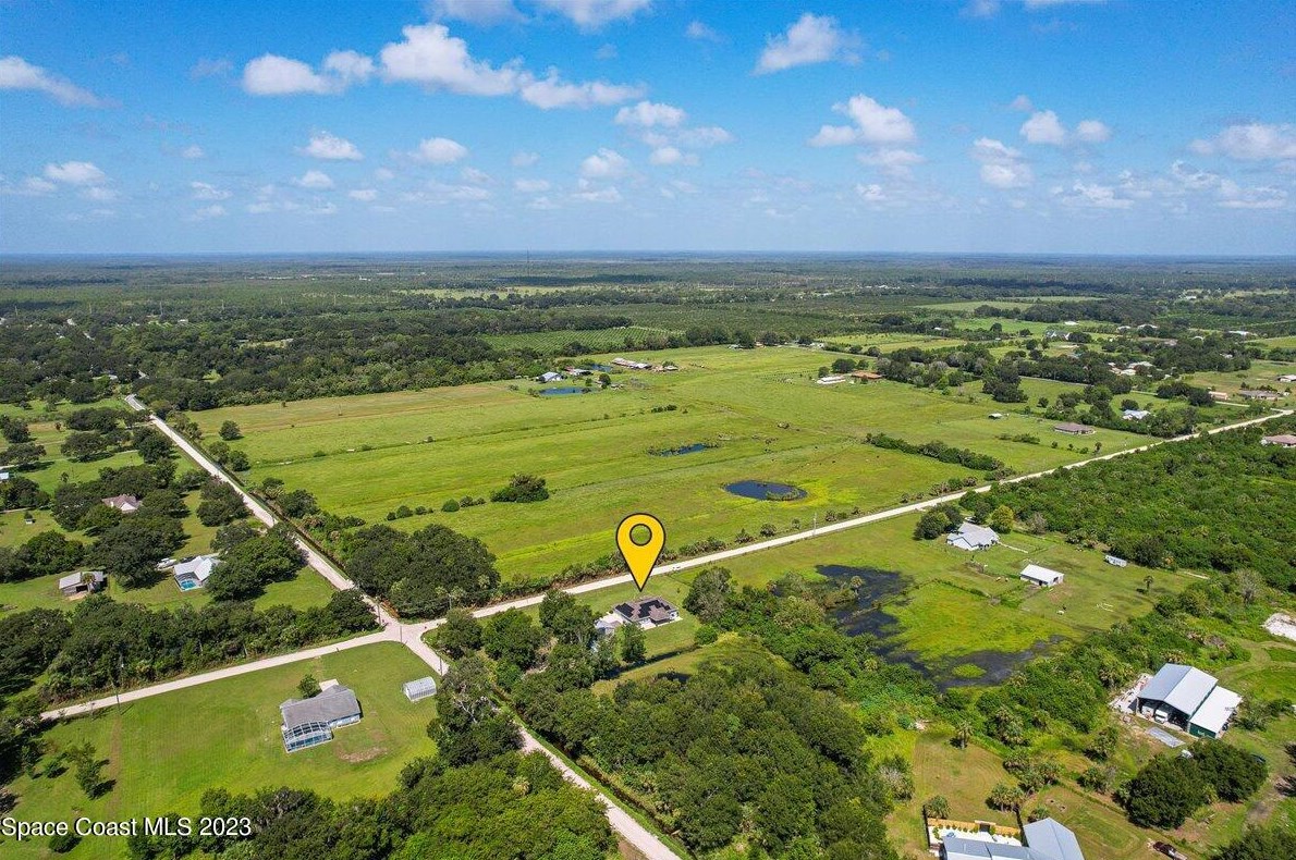 6135 Dixie Way, Mims, FL 32754