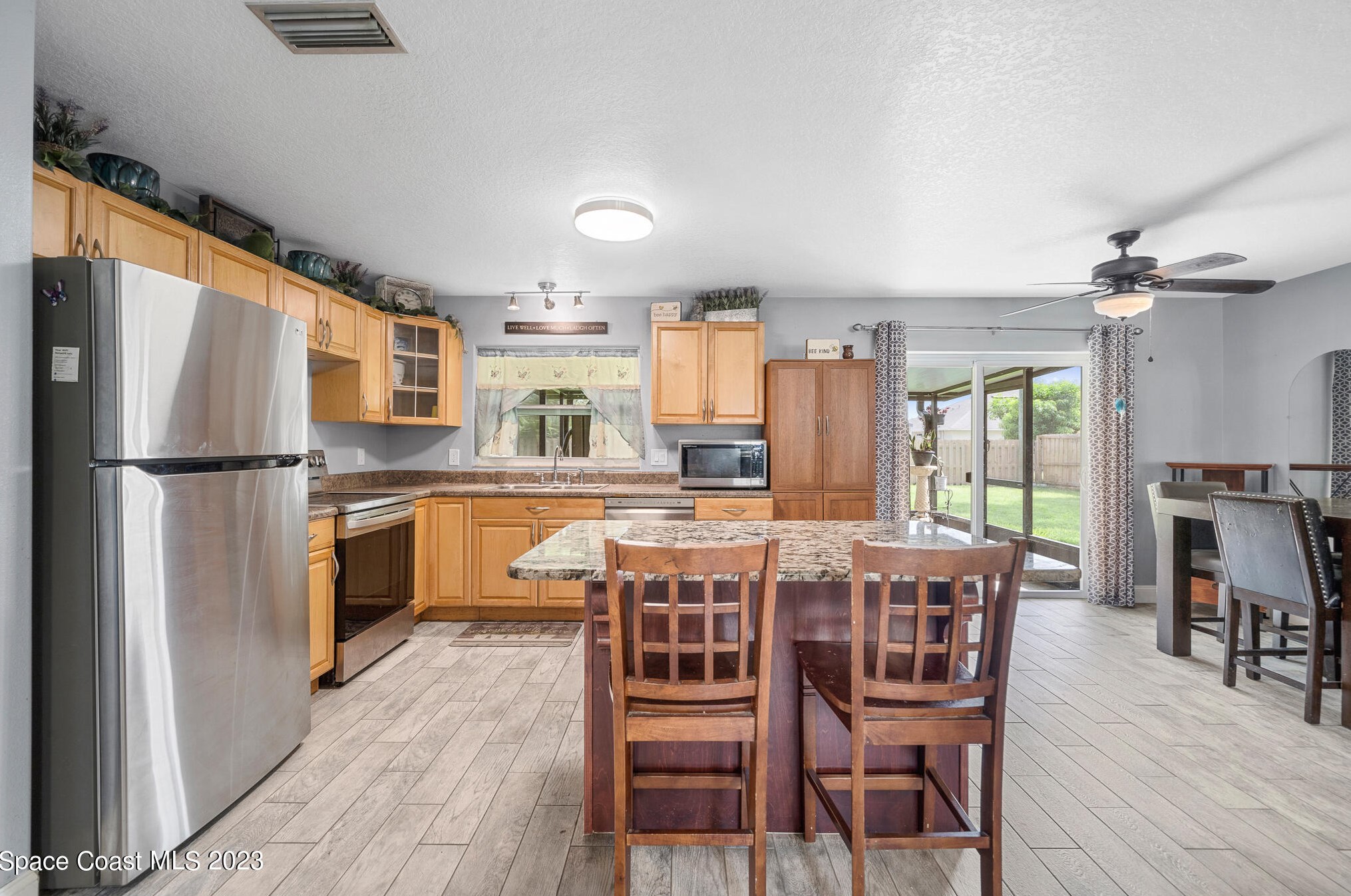 990 Emerald Rd, Melbourne FL 32909-3886 exterior