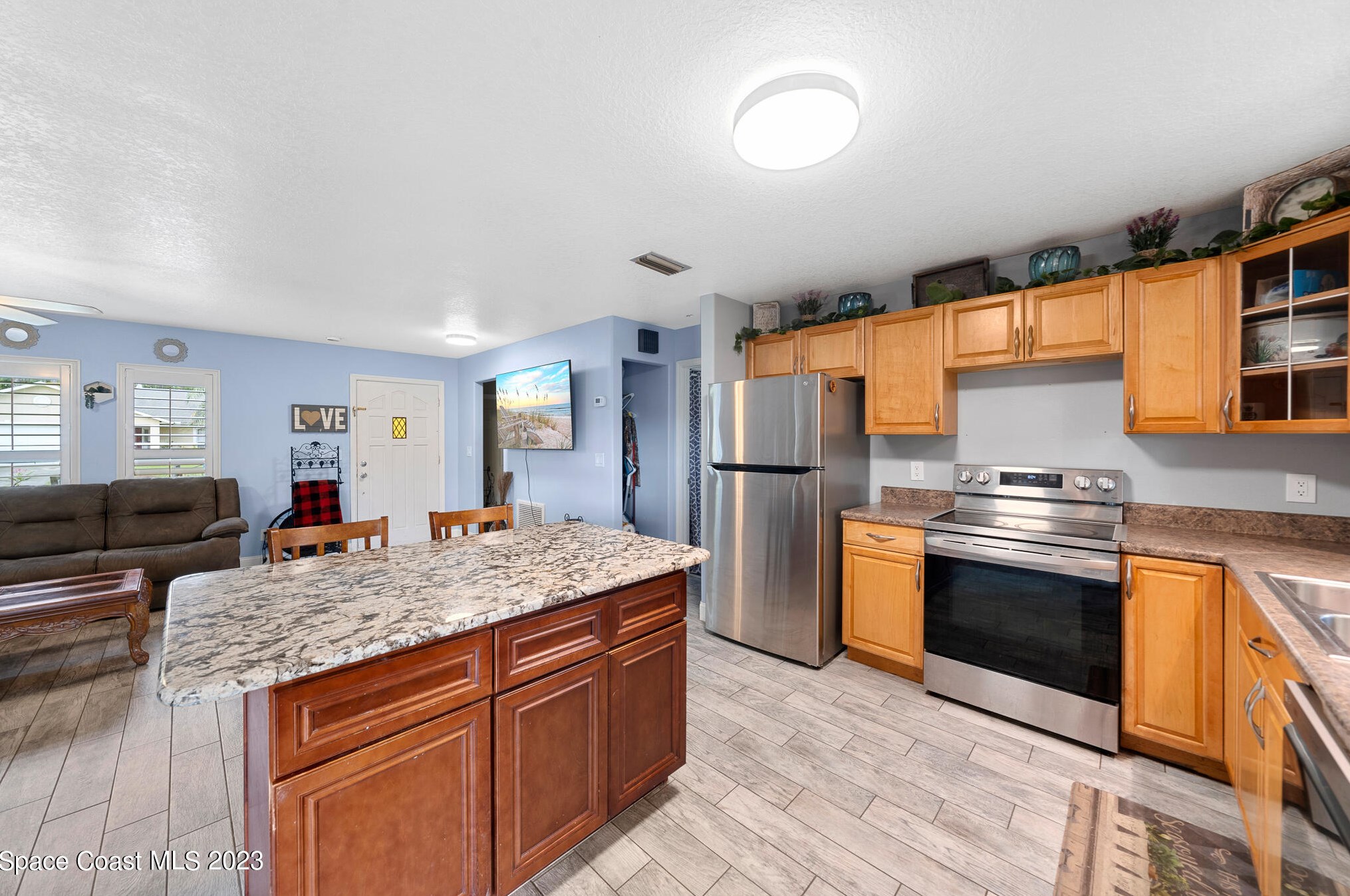 990 Emerald Rd, Melbourne FL 32909-3886 exterior