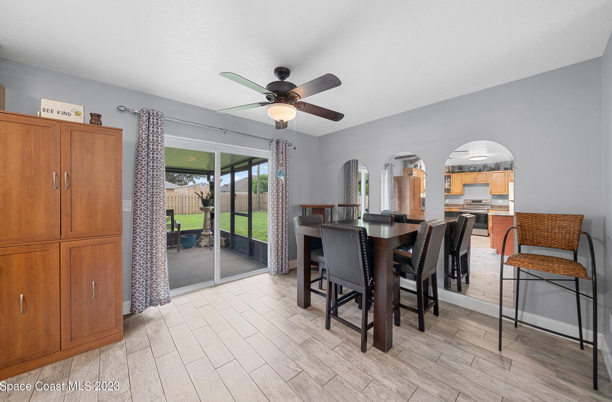 990 Emerald Rd, Melbourne FL 32909-3886 exterior