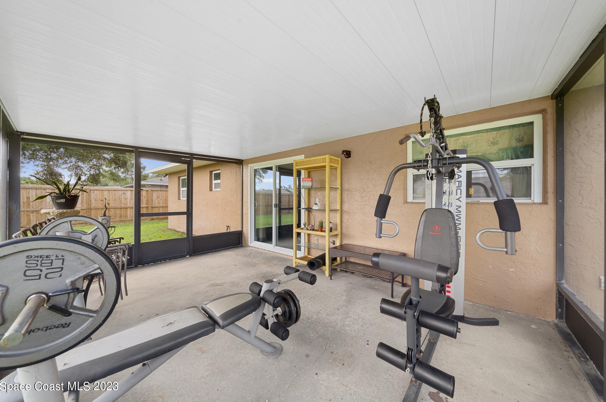 990 Emerald Rd, Melbourne FL 32909-3886 exterior