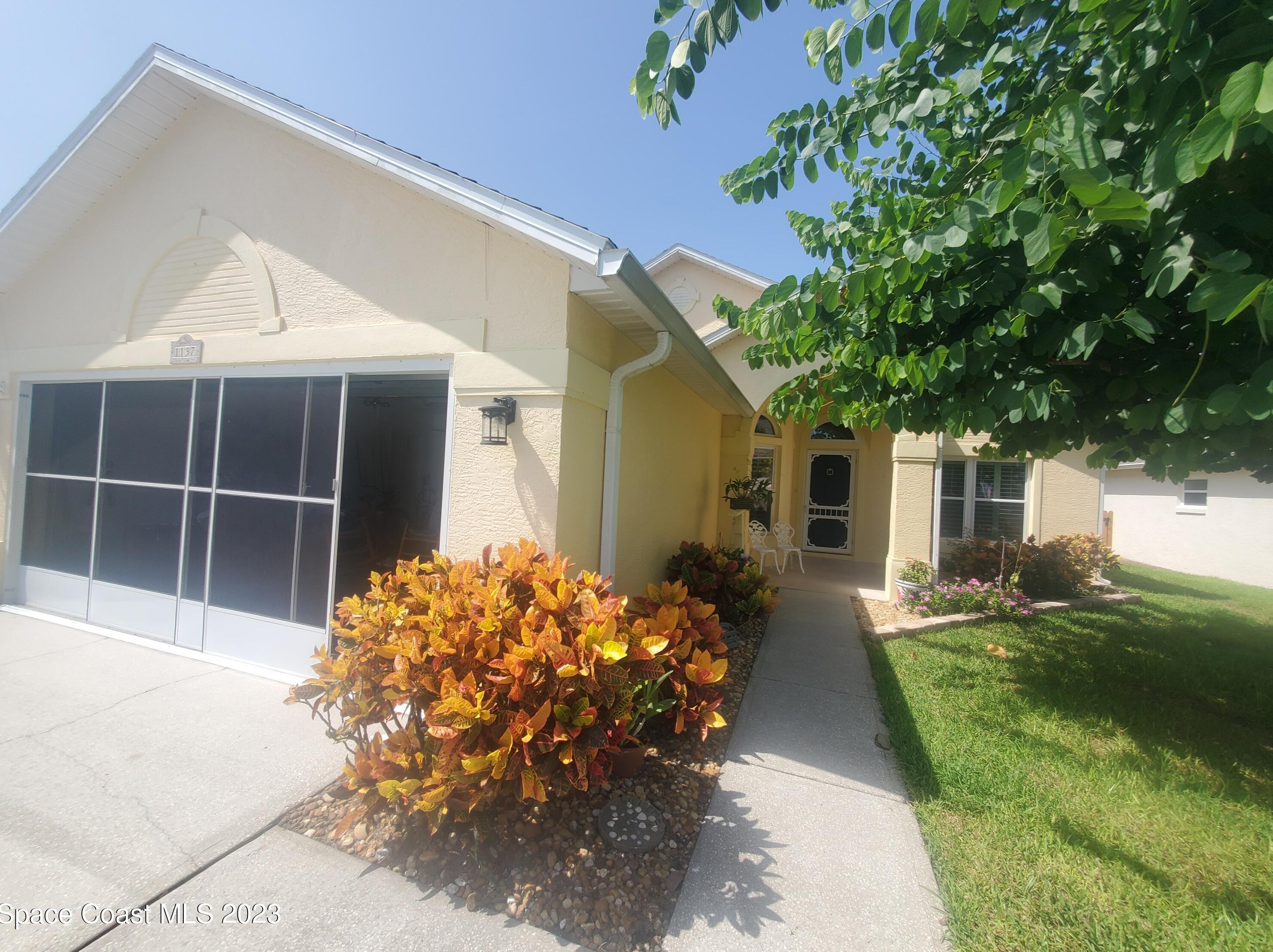 1137 Pine Creek Cir, Melbourne, FL 32905-4726