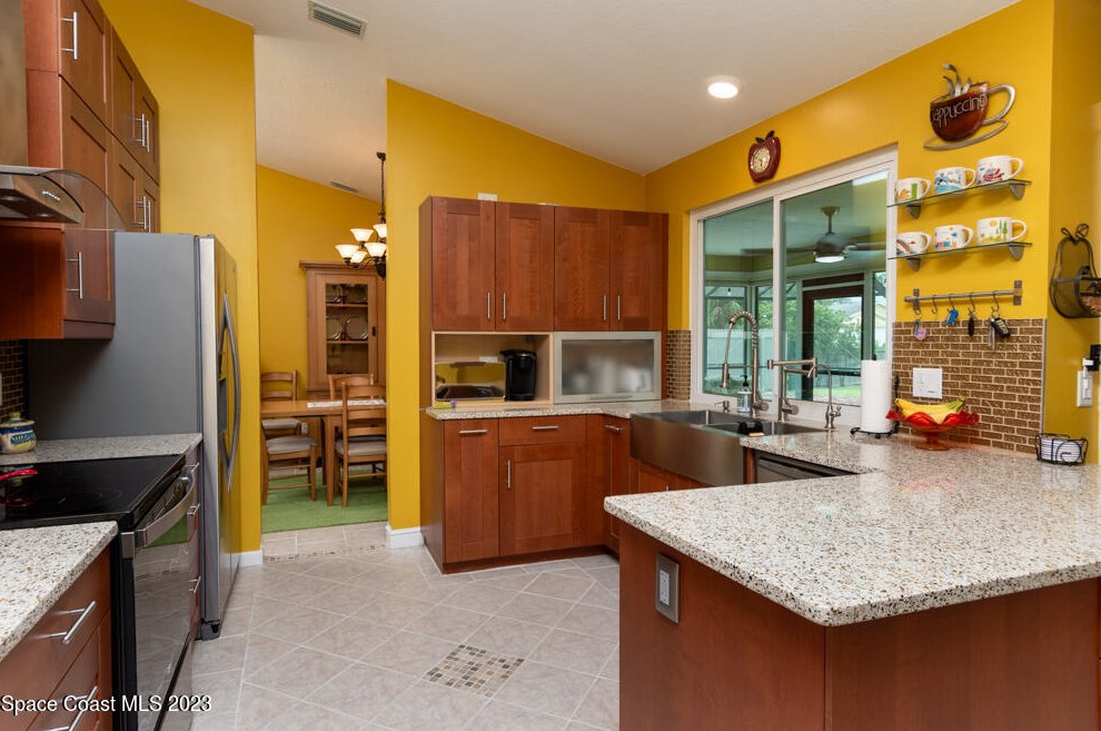 1898 Dragon Rd, Melbourne, FL 32909-5778