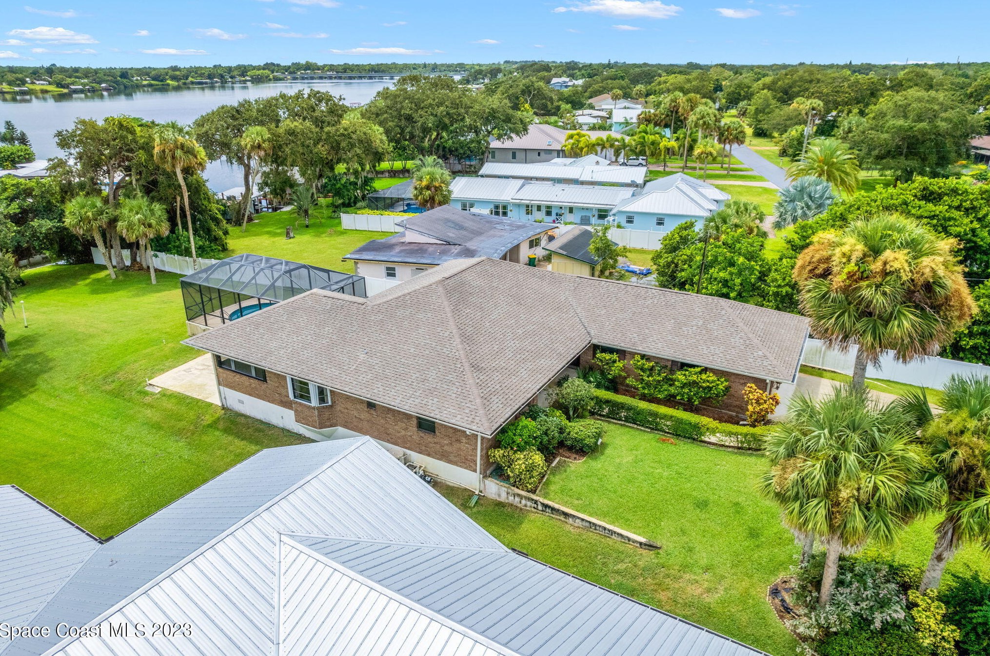 9808 Riverview Dr, Sebastian, FL 32976