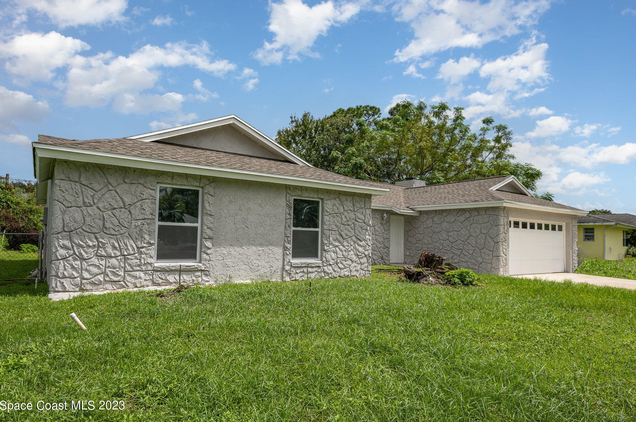 157 Goldcoast Rd, Melbourne, FL 32907-3247