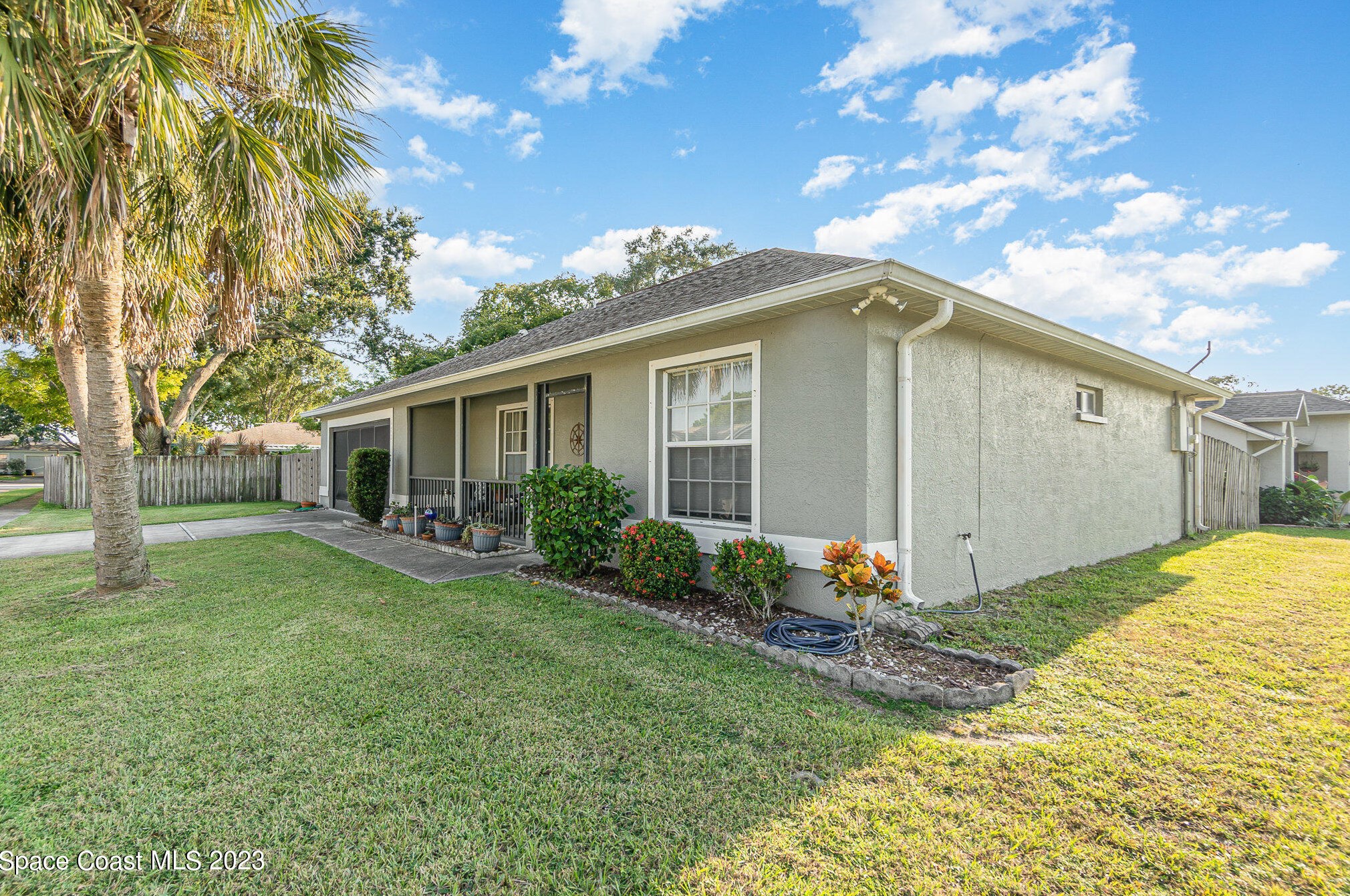 672 Sandpiper Cir, Melbourne, FL 32901-8139