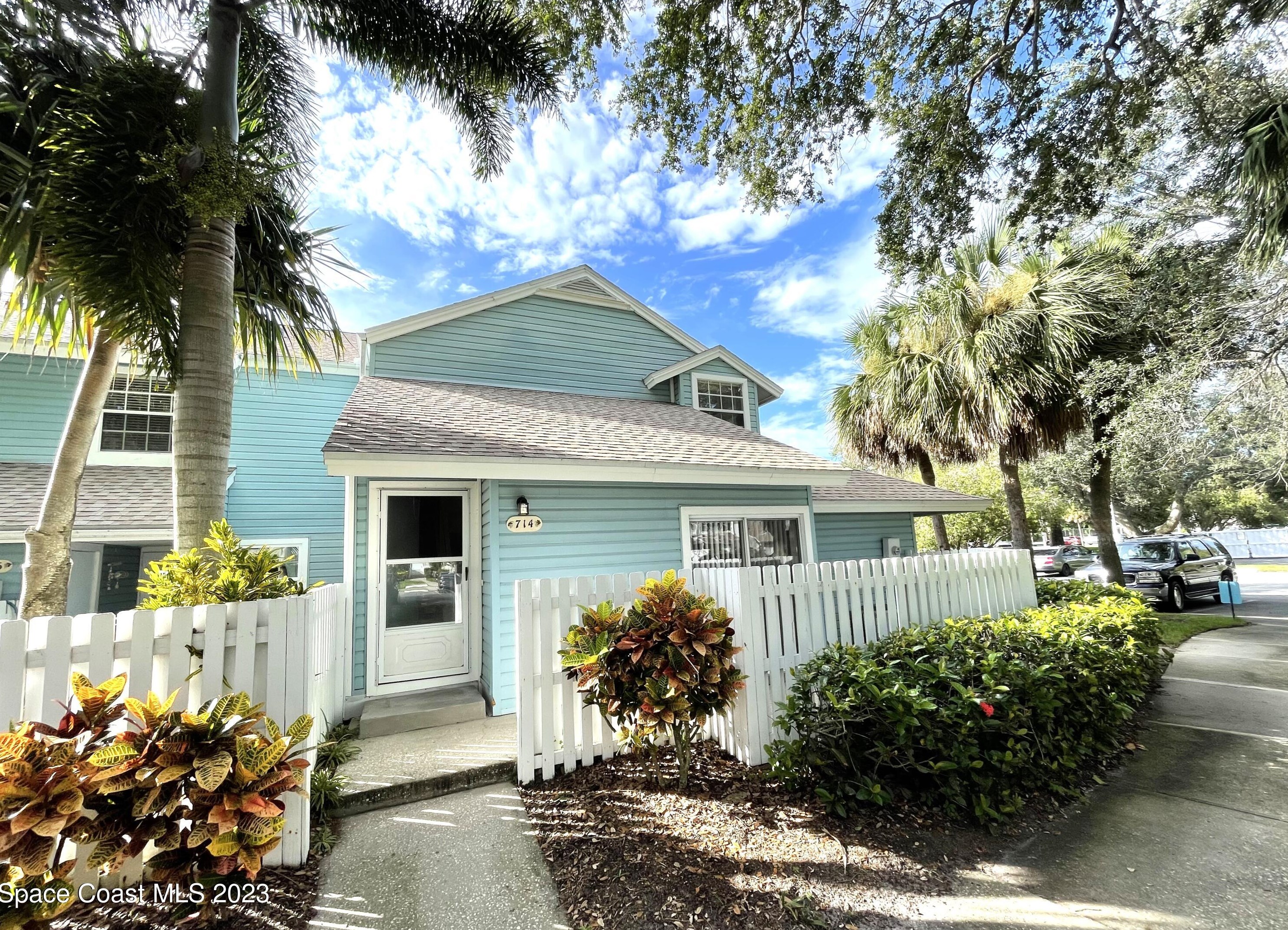 714 Players Ct, Melbourne, FL 32940-7023