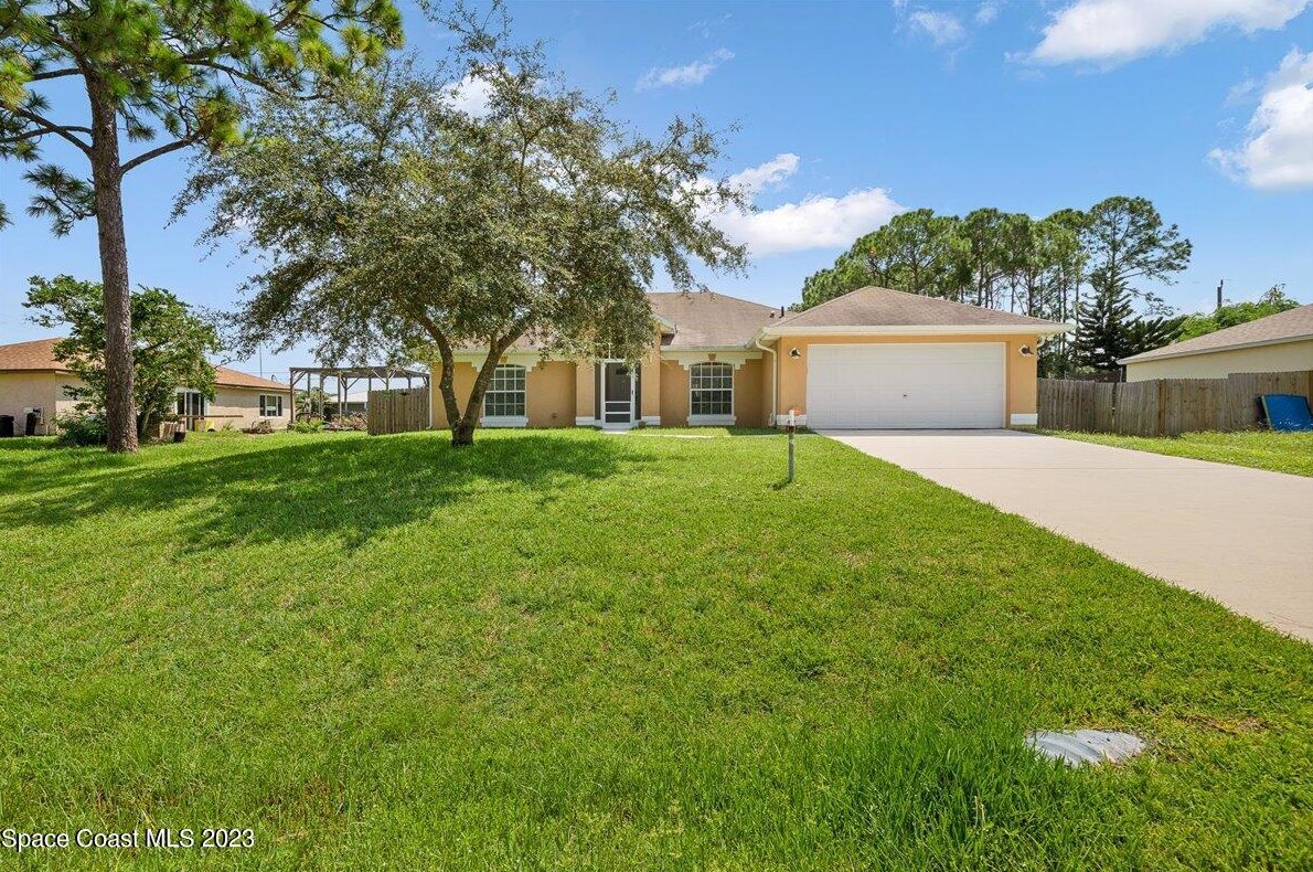715 Hartford Ave, Melbourne, FL 32908-7466