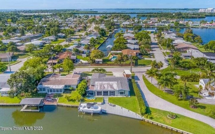 1370 Holly Ave, Merritt Island, FL 32952
